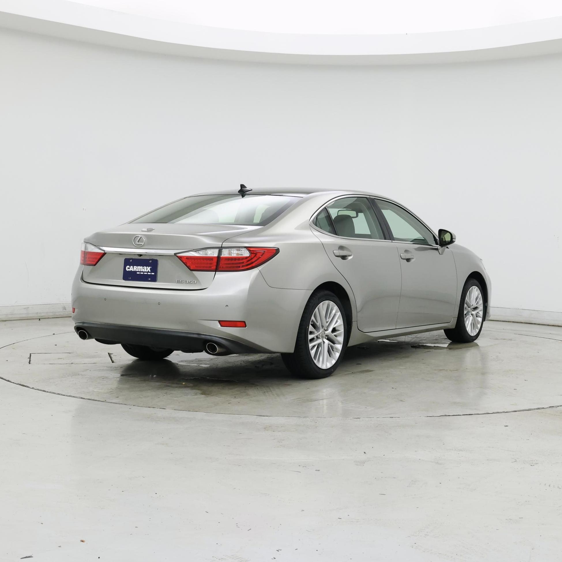 Thumbnail: 2015 Lexus ES - 8
