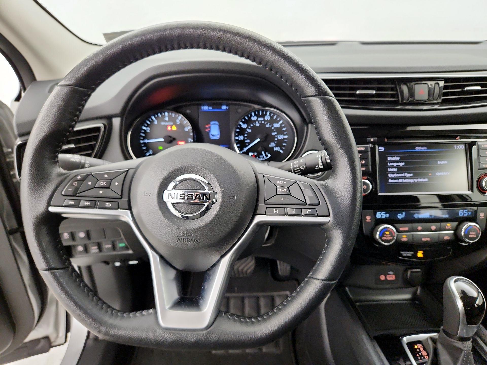Thumbnail: 2021 Nissan Rogue Sport - 10
