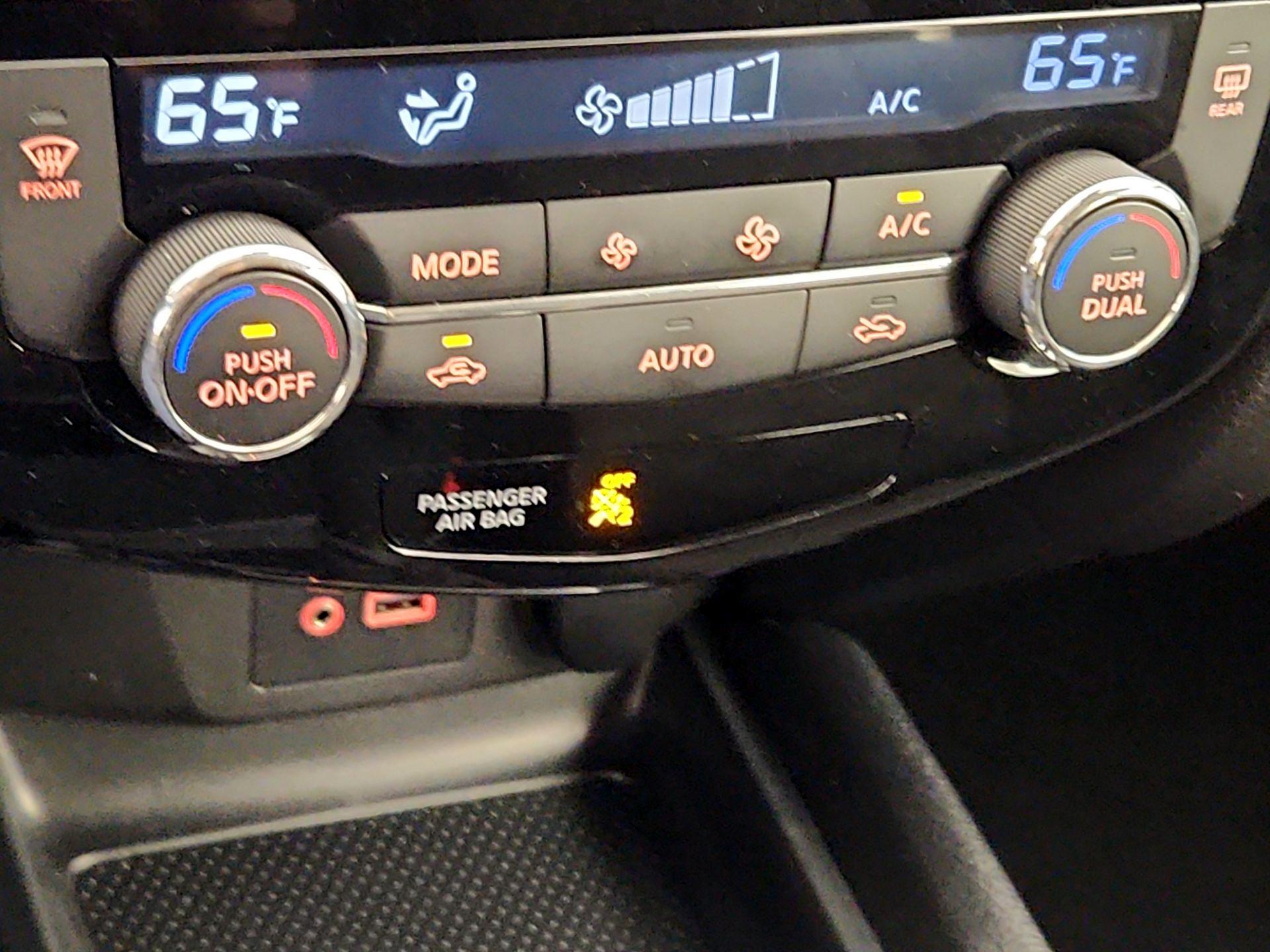 Thumbnail: 2021 Nissan Rogue Sport - 16