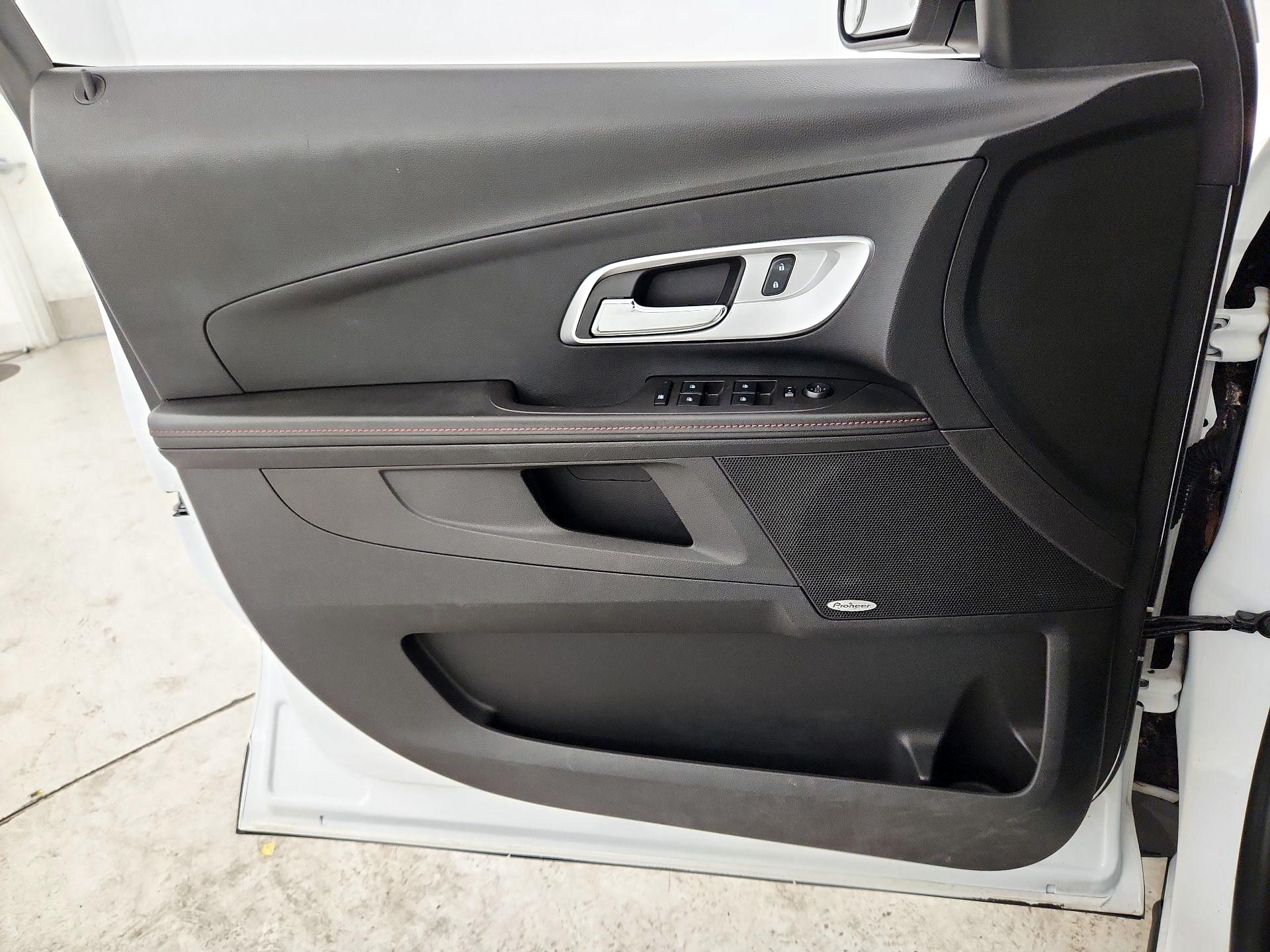 Thumbnail: 2015 Chevrolet Equinox - 12