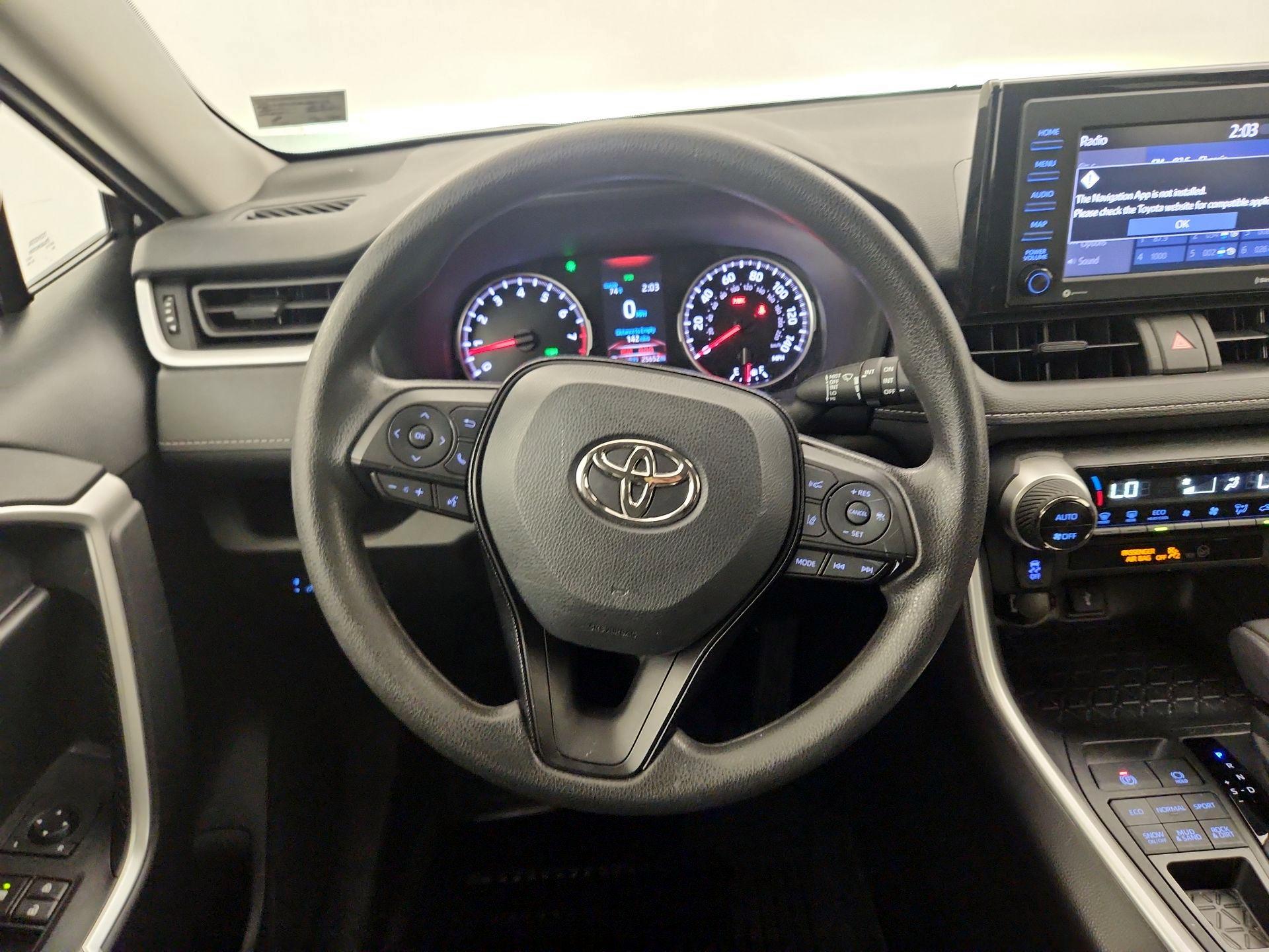 Thumbnail: 2021 Toyota RAV4 - 10