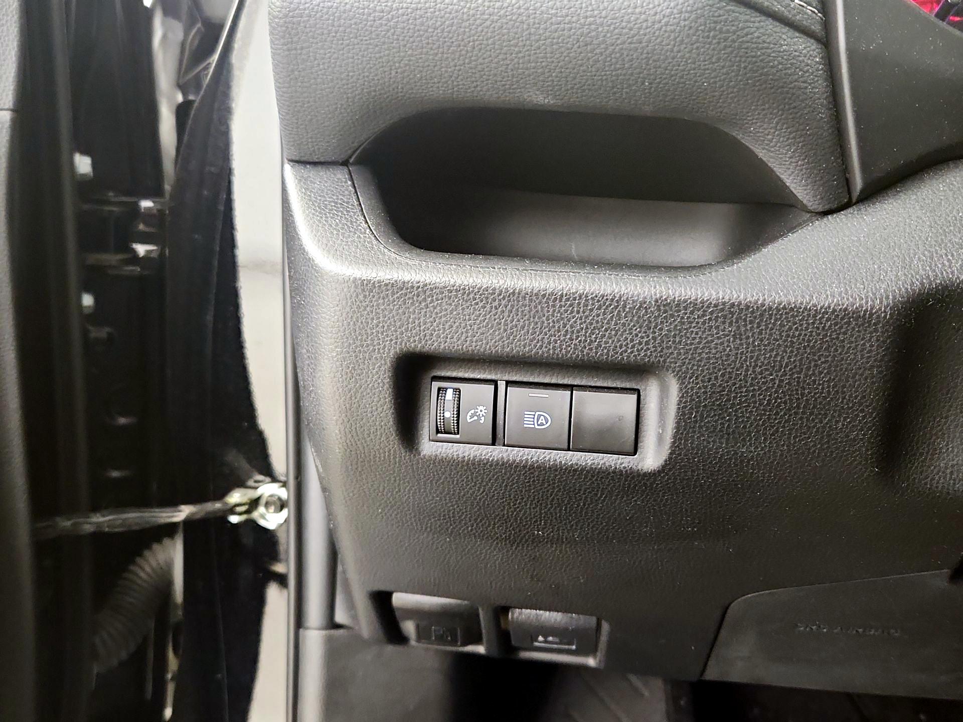 Thumbnail: 2021 Toyota RAV4 - 13