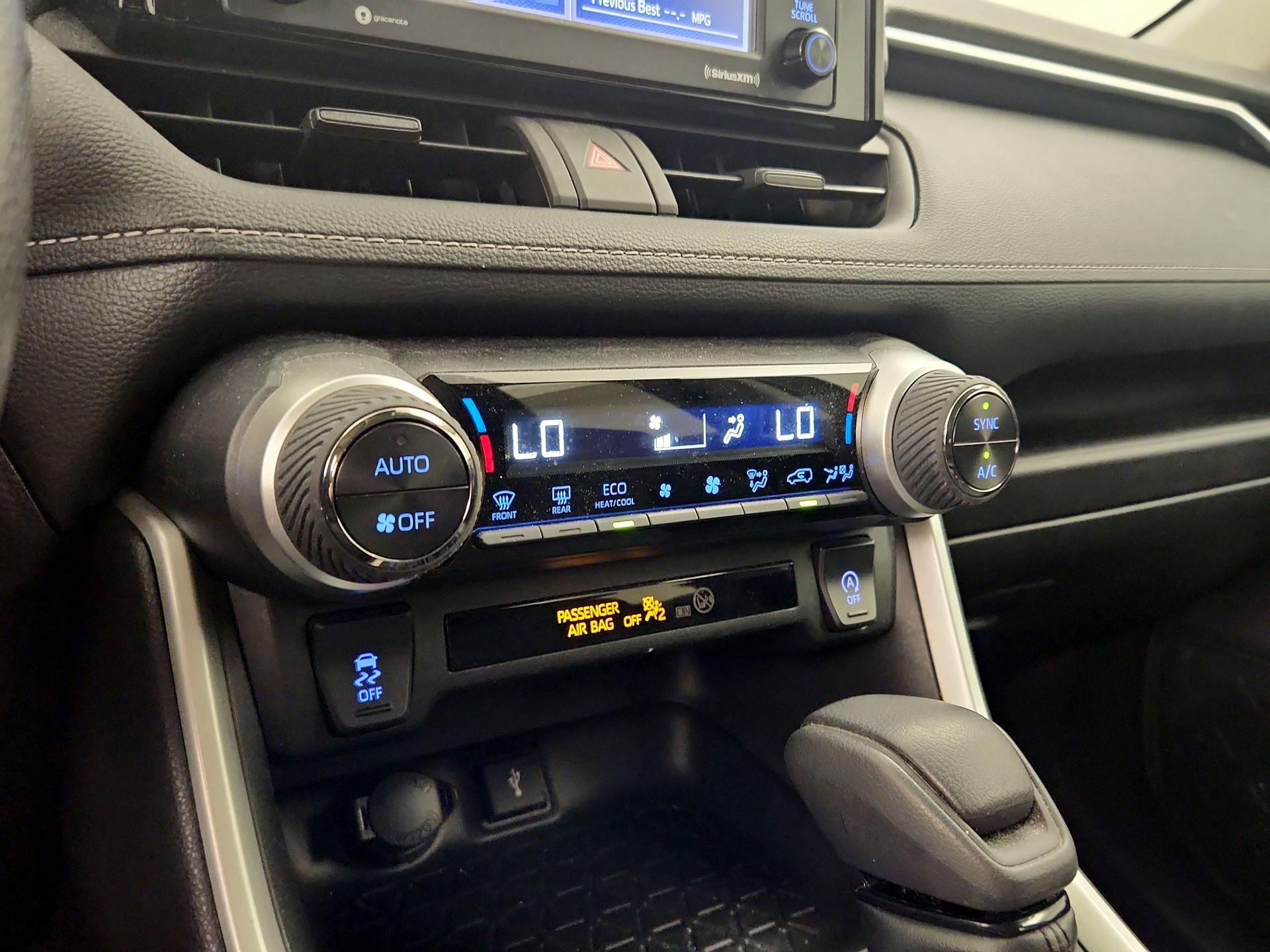 Thumbnail: 2021 Toyota RAV4 - 17