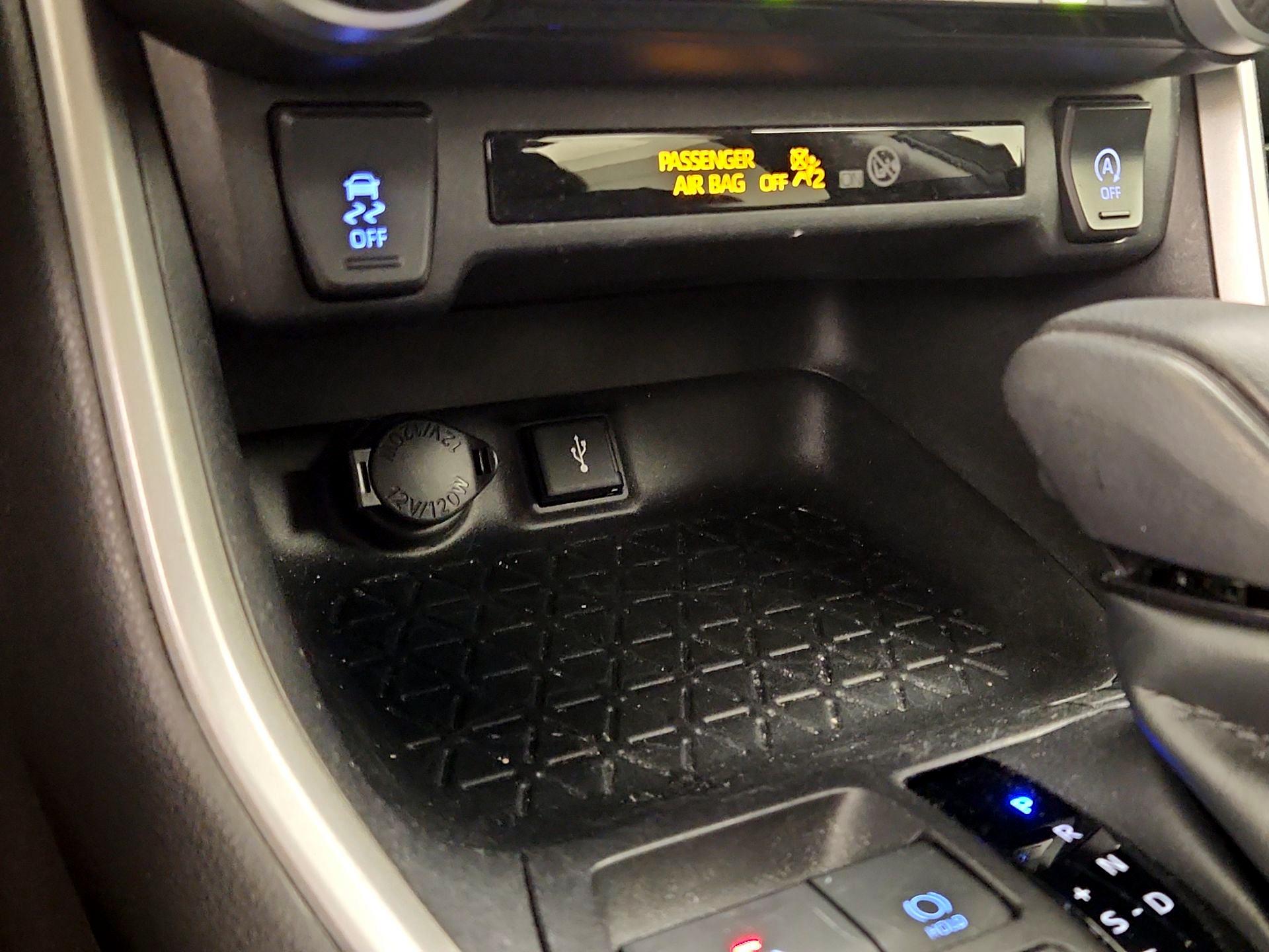 Thumbnail: 2021 Toyota RAV4 - 19