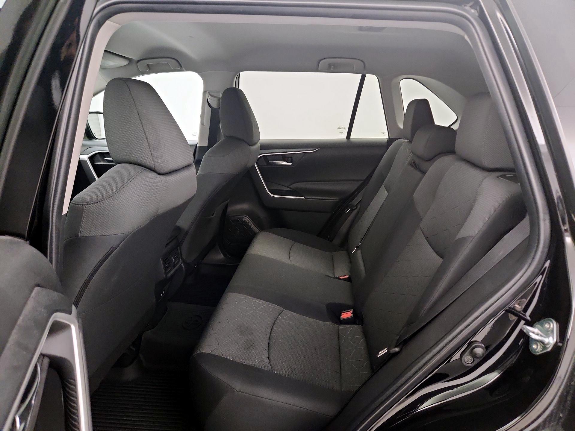 Thumbnail: 2021 Toyota RAV4 - 20