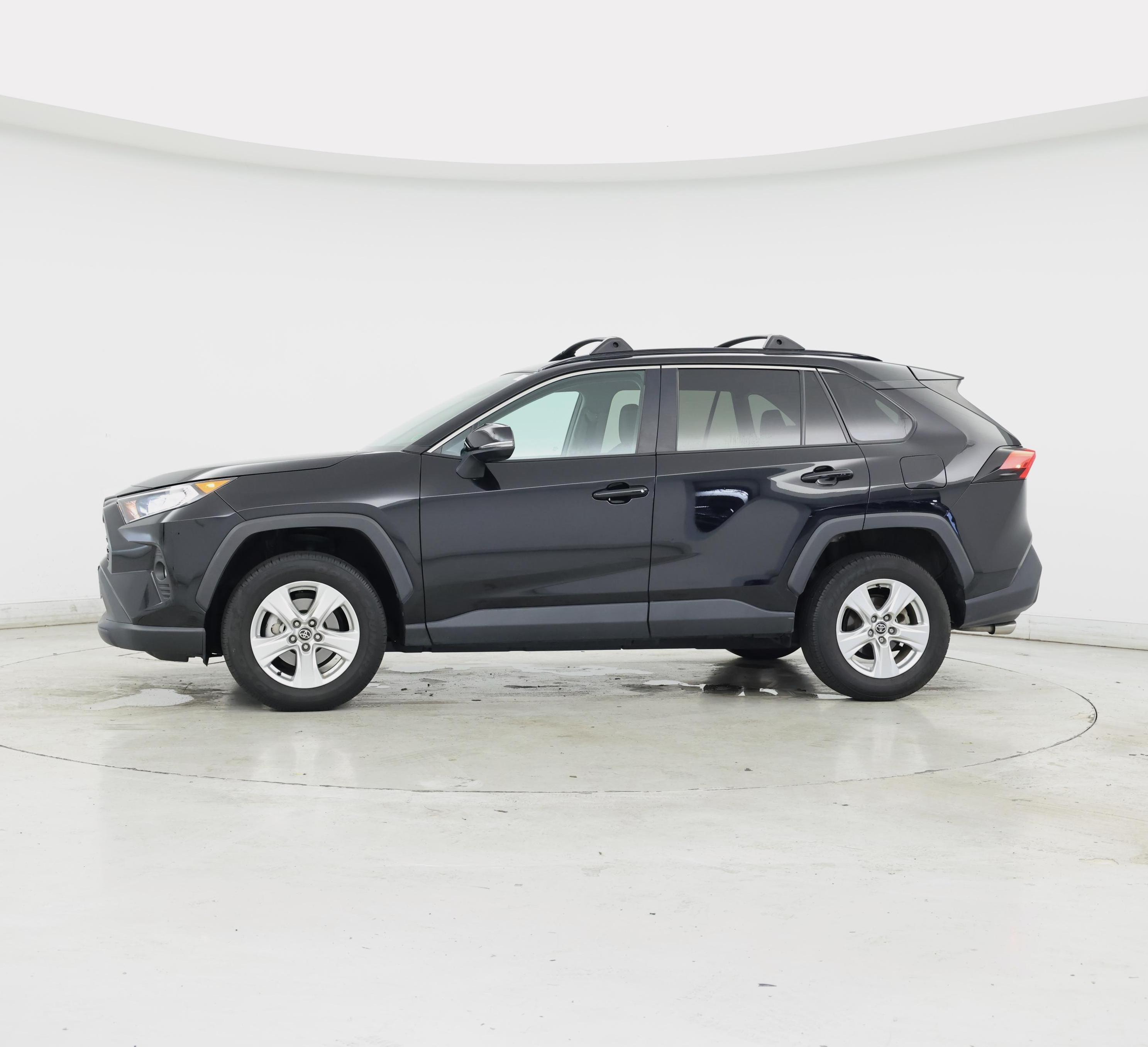 Thumbnail: 2021 Toyota RAV4 - 3