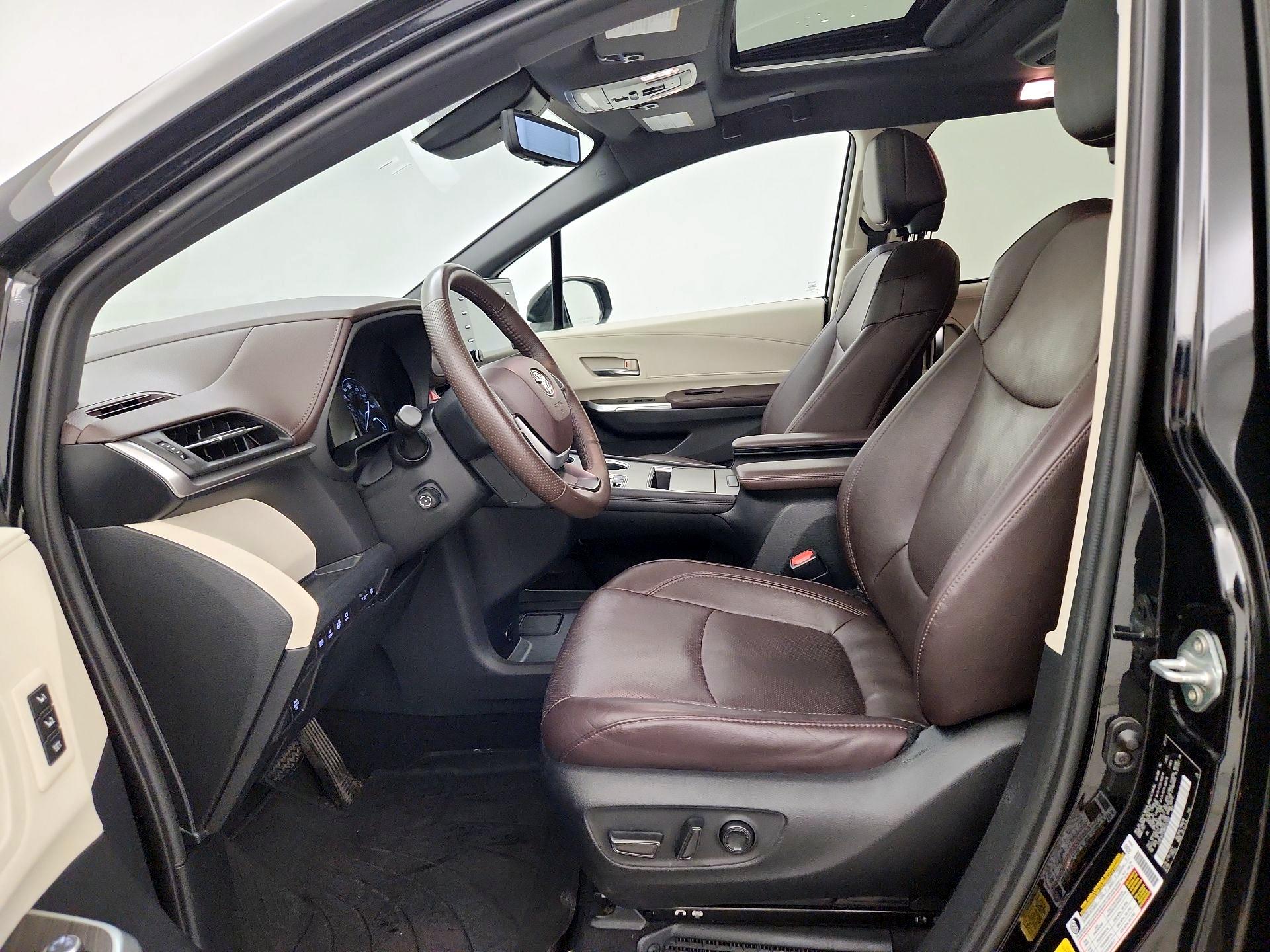 Thumbnail: 2021 Toyota Sienna - 11