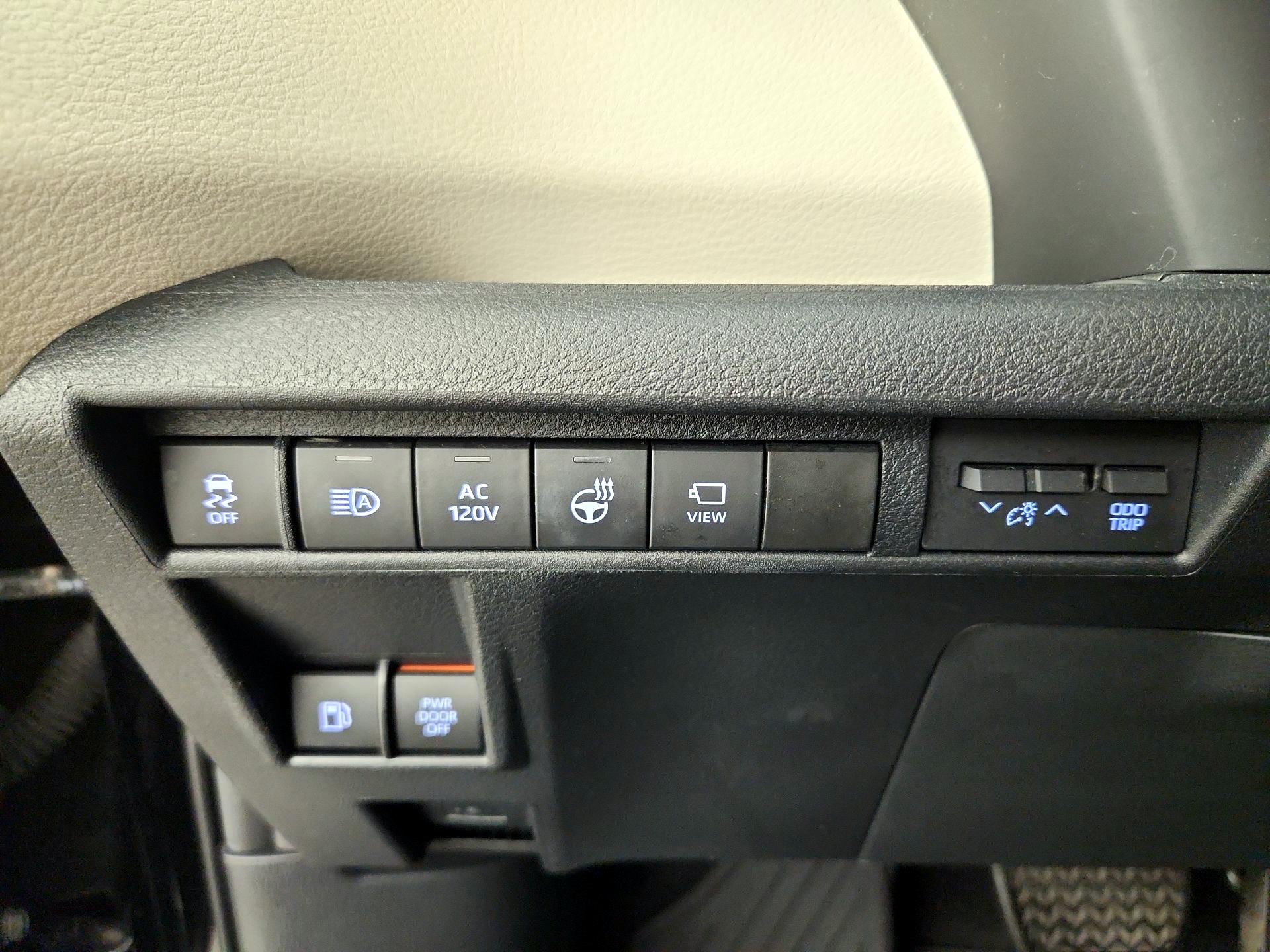 Thumbnail: 2021 Toyota Sienna - 13