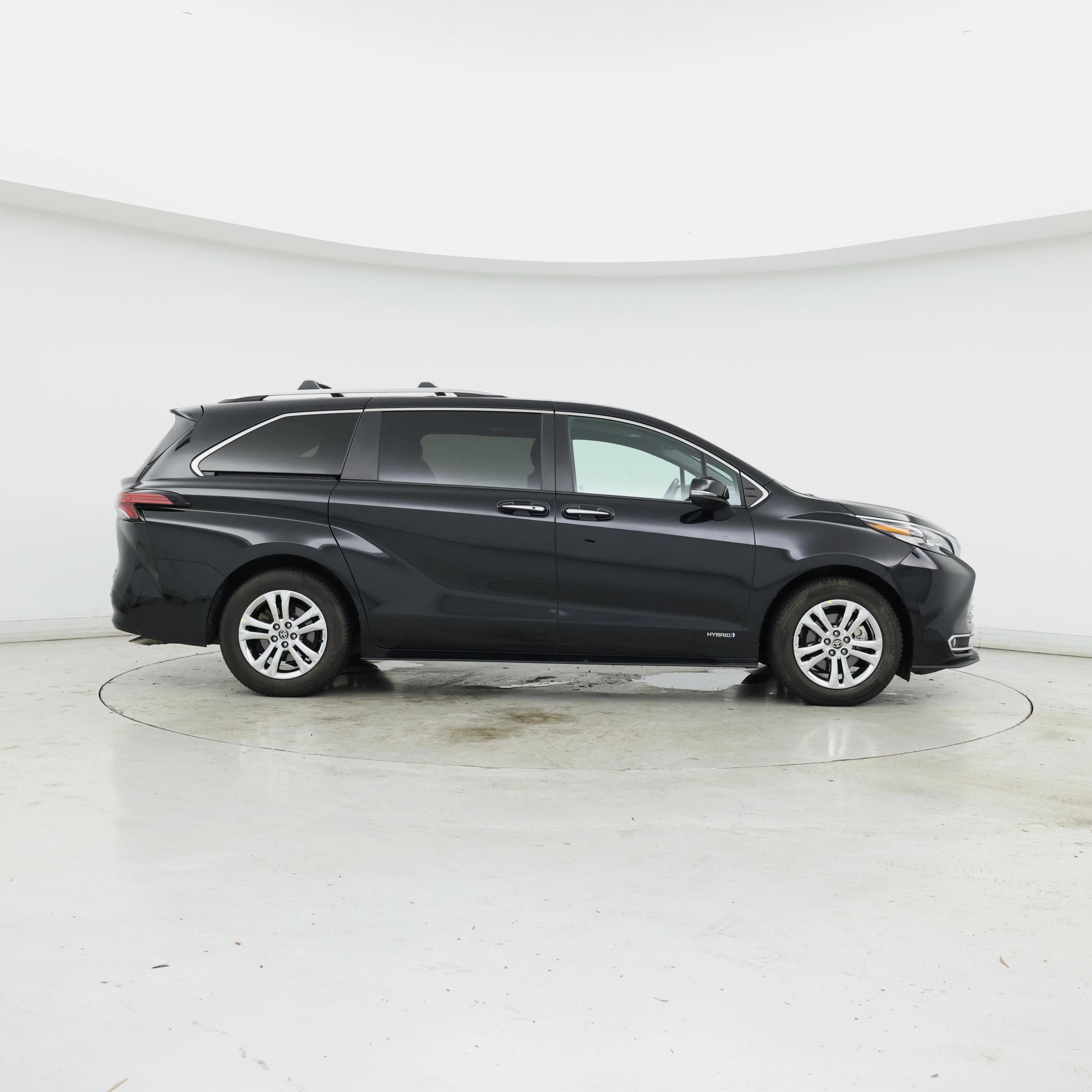Thumbnail: 2021 Toyota Sienna - 7