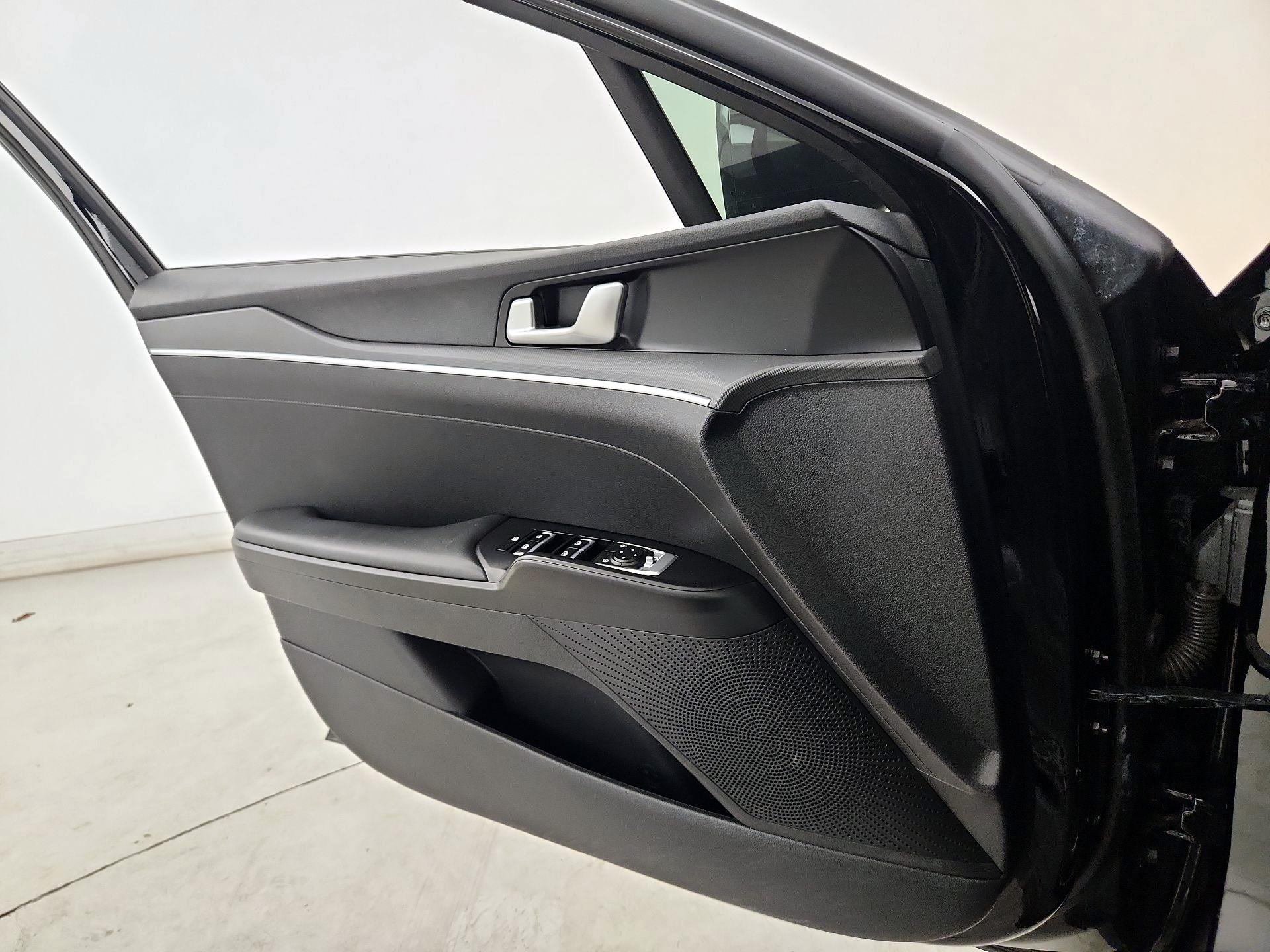 Thumbnail: 2022 Kia K5 - 12