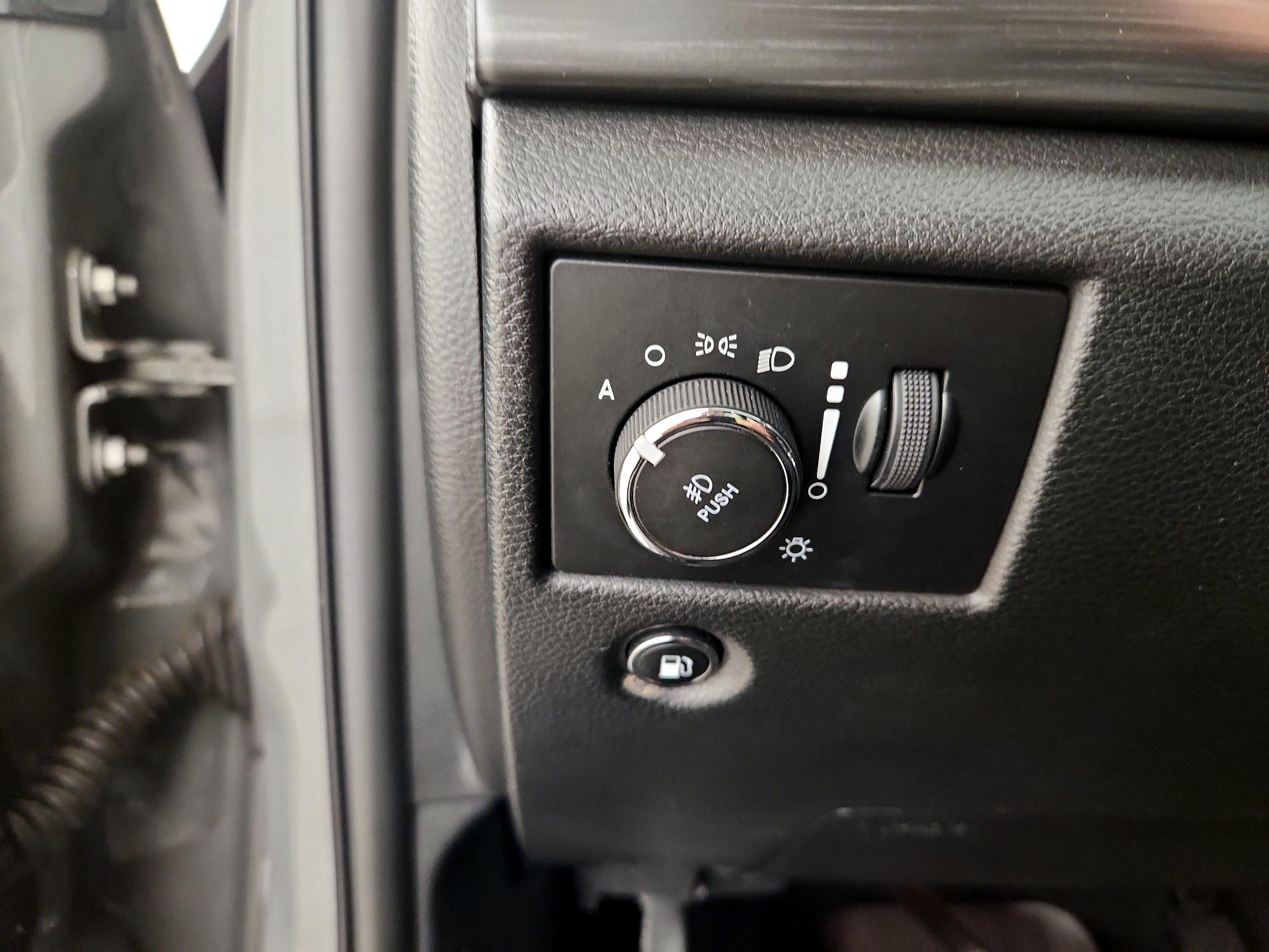 Thumbnail: 2020 Jeep Grand Cherokee - 13