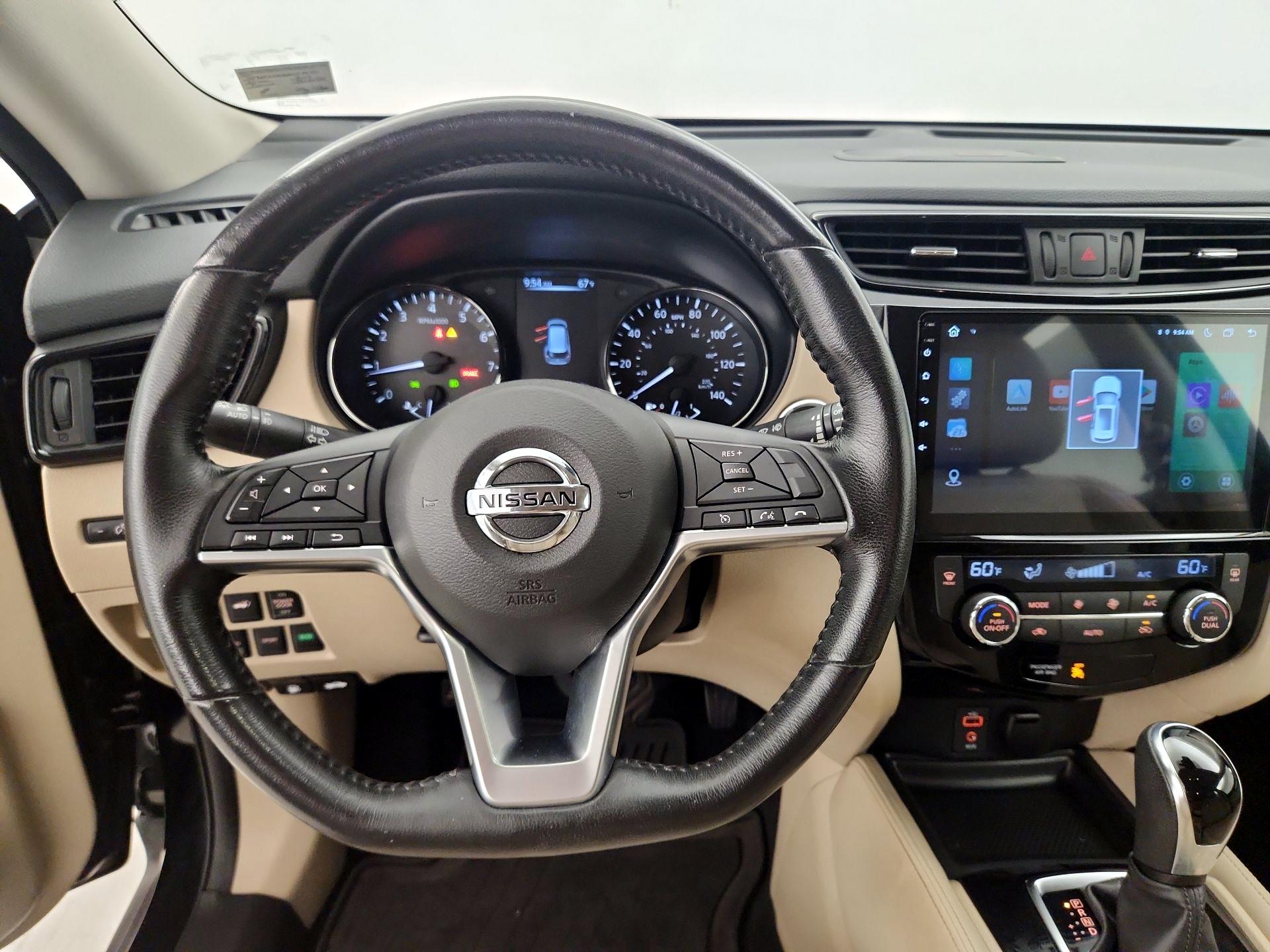 Thumbnail: 2017 Nissan Rogue - 10