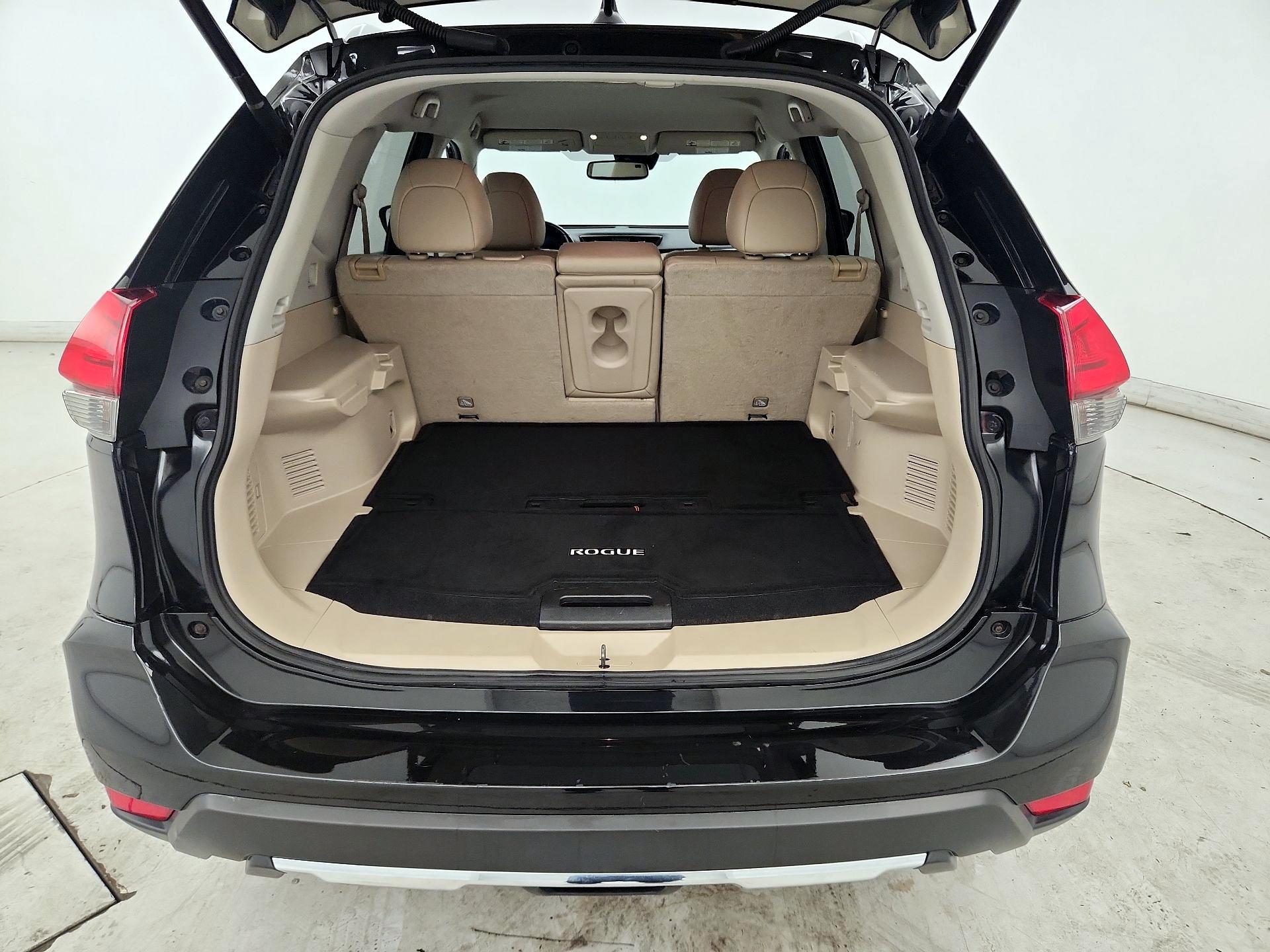 Thumbnail: 2017 Nissan Rogue - 20