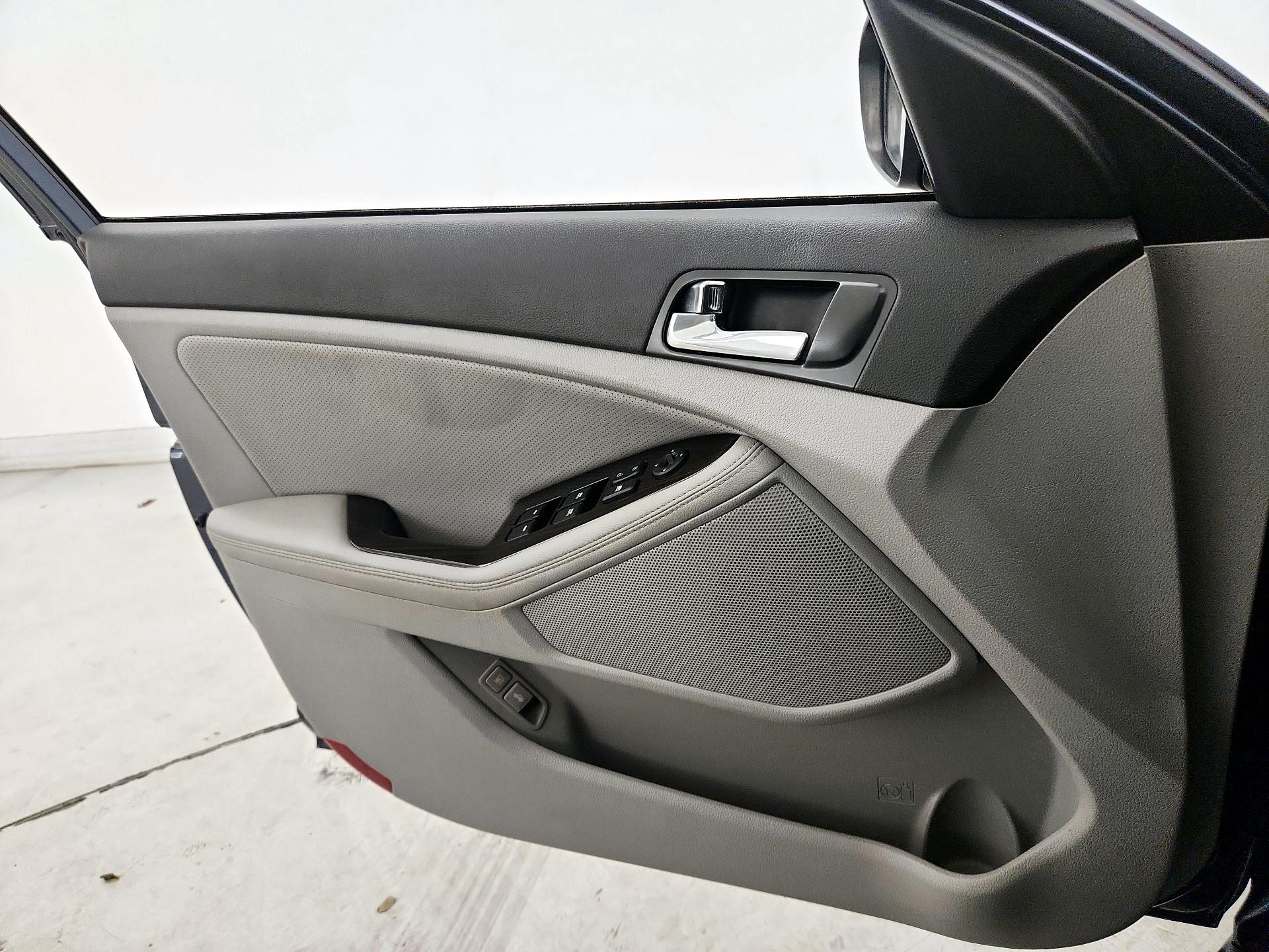 Thumbnail: 2015 Kia Optima - 12