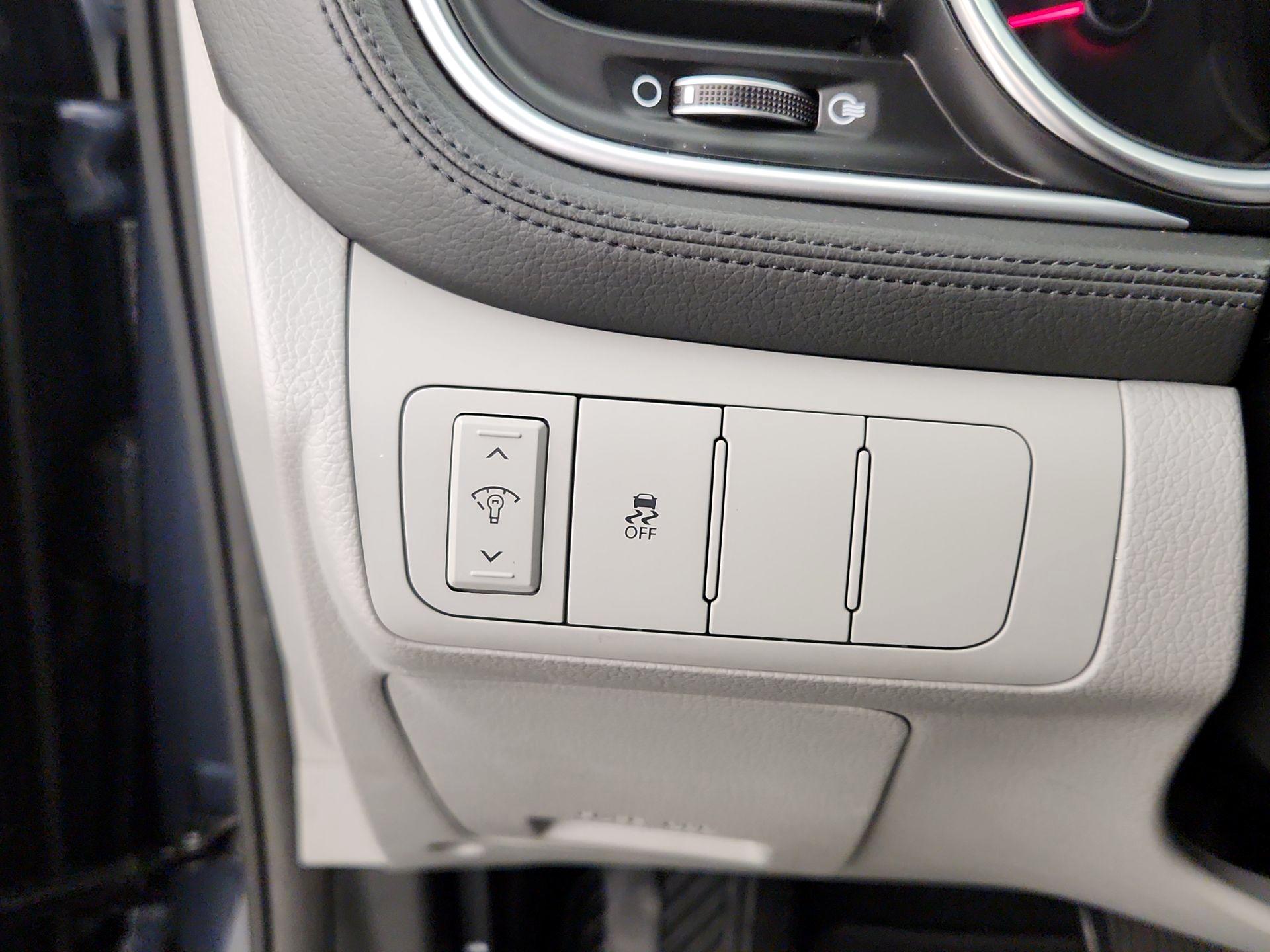 Thumbnail: 2015 Kia Optima - 13