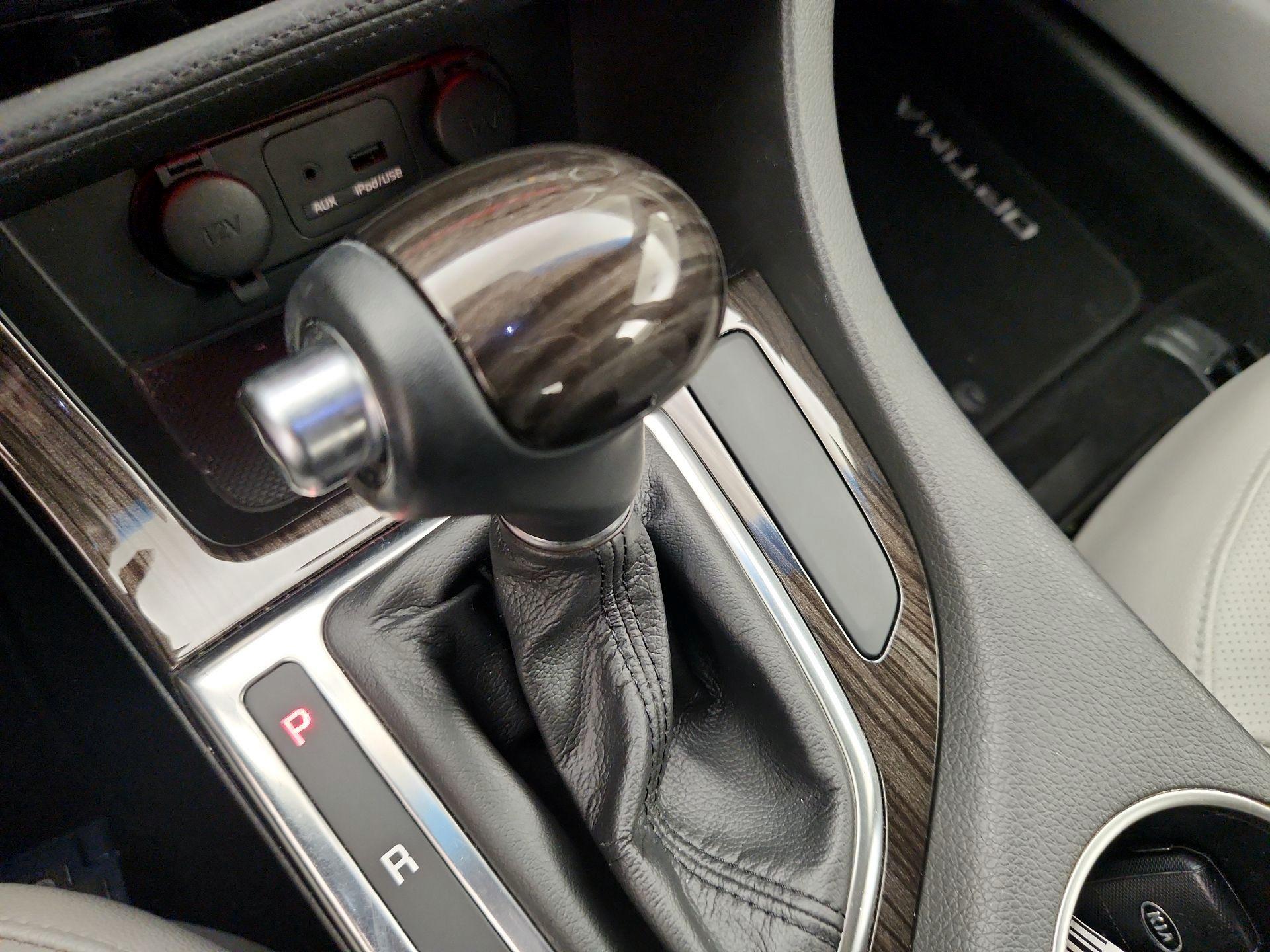 Thumbnail: 2015 Kia Optima - 16