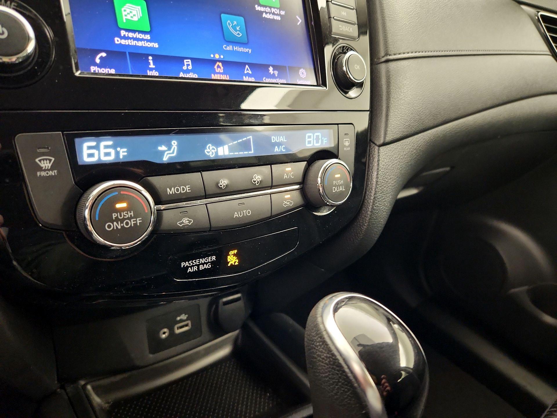 Thumbnail: 2018 Nissan Rogue - 17