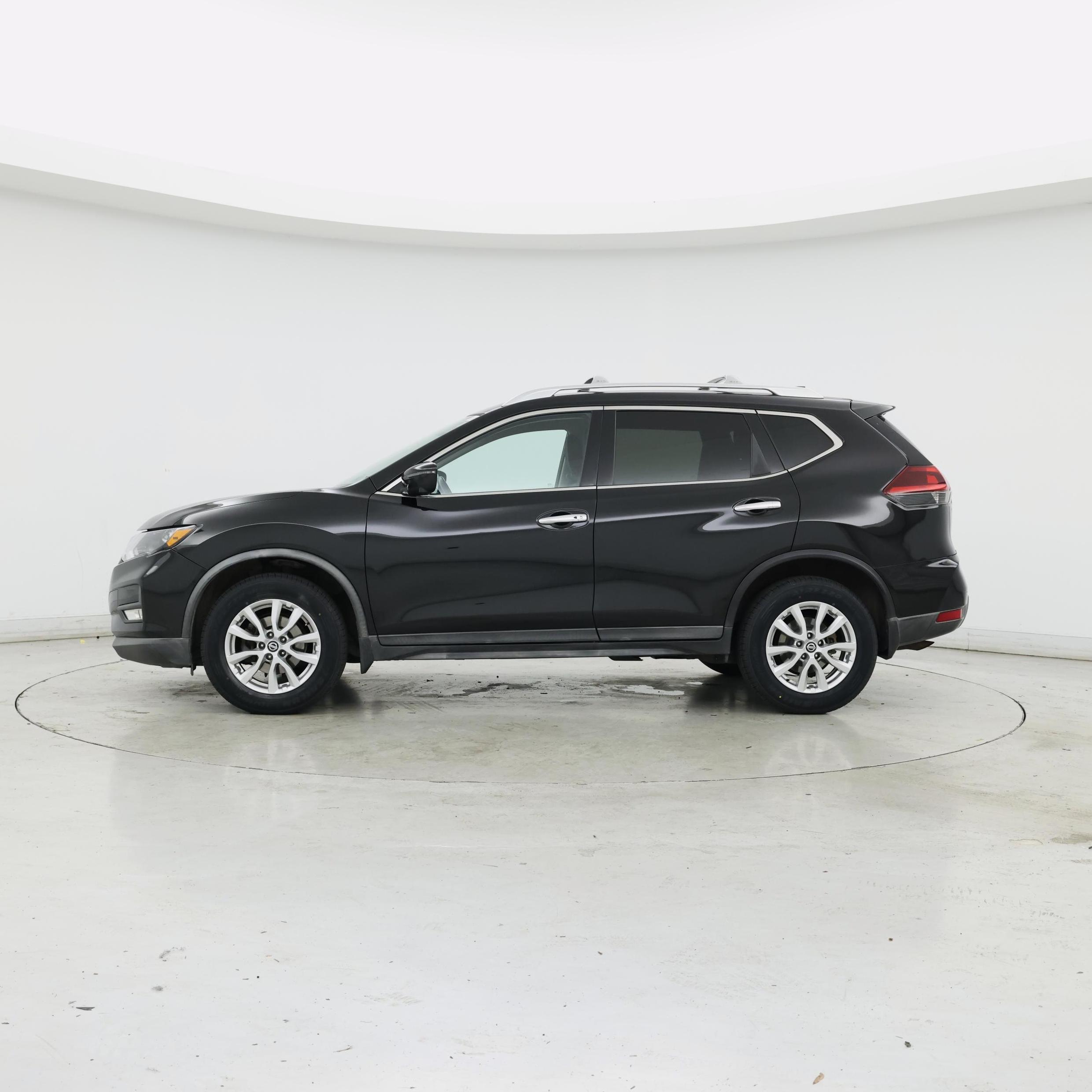 Thumbnail: 2018 Nissan Rogue - 3