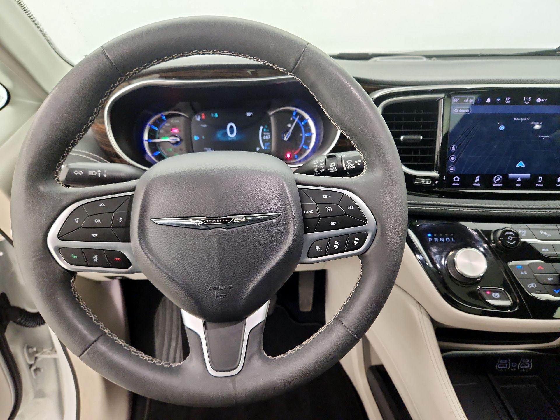 Thumbnail: 2022 Chrysler Pacifica - 10
