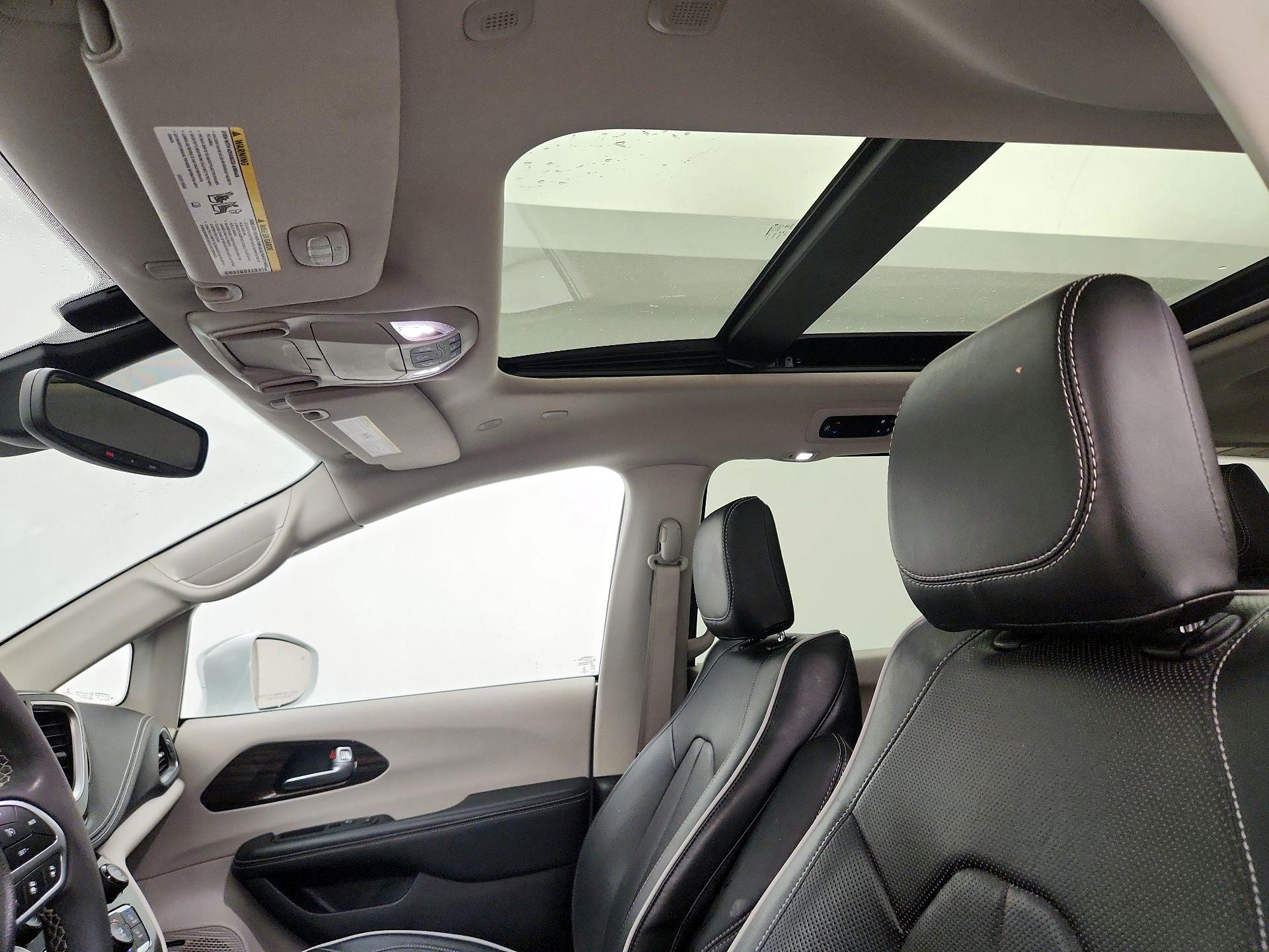 Thumbnail: 2022 Chrysler Pacifica - 20