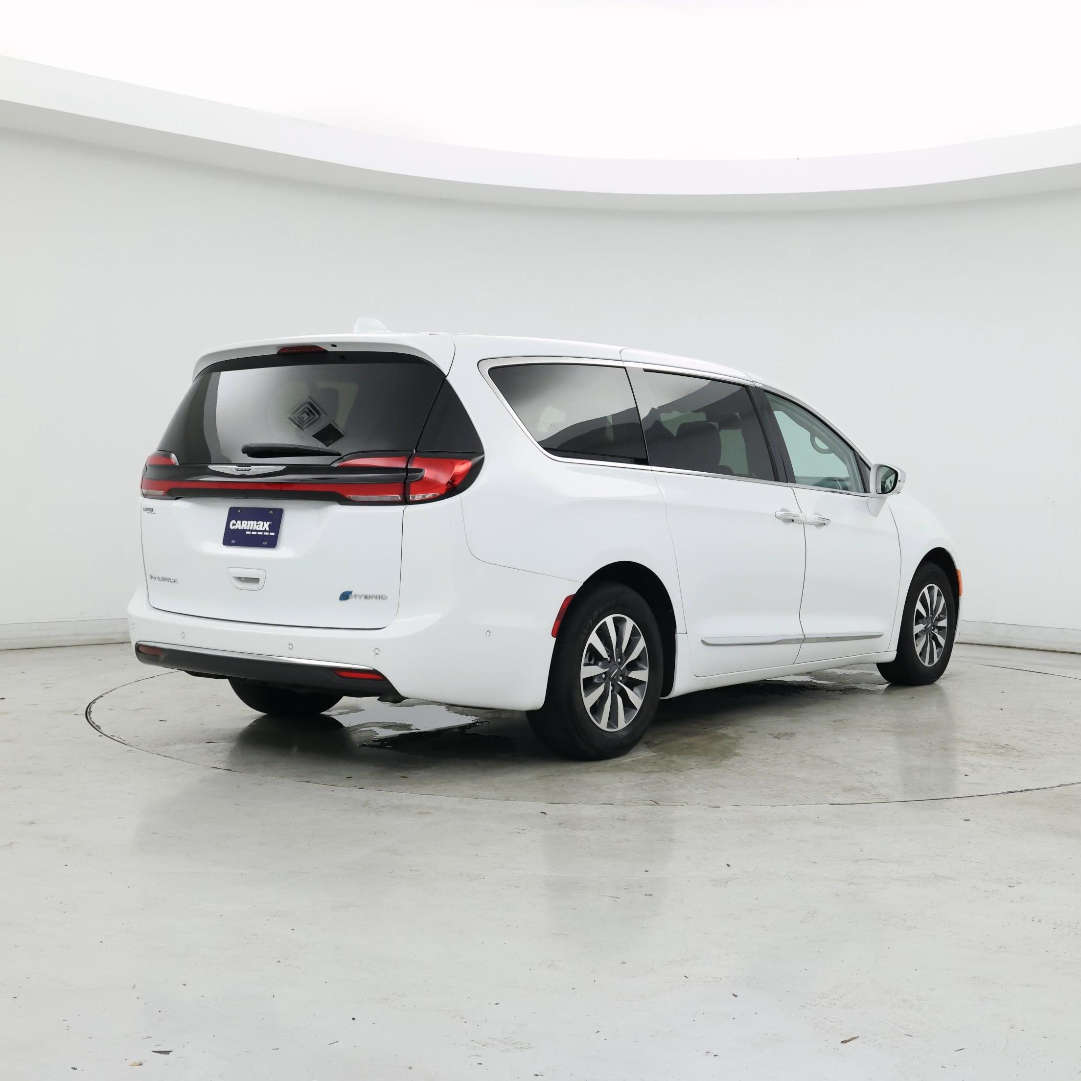 Thumbnail: 2022 Chrysler Pacifica - 8
