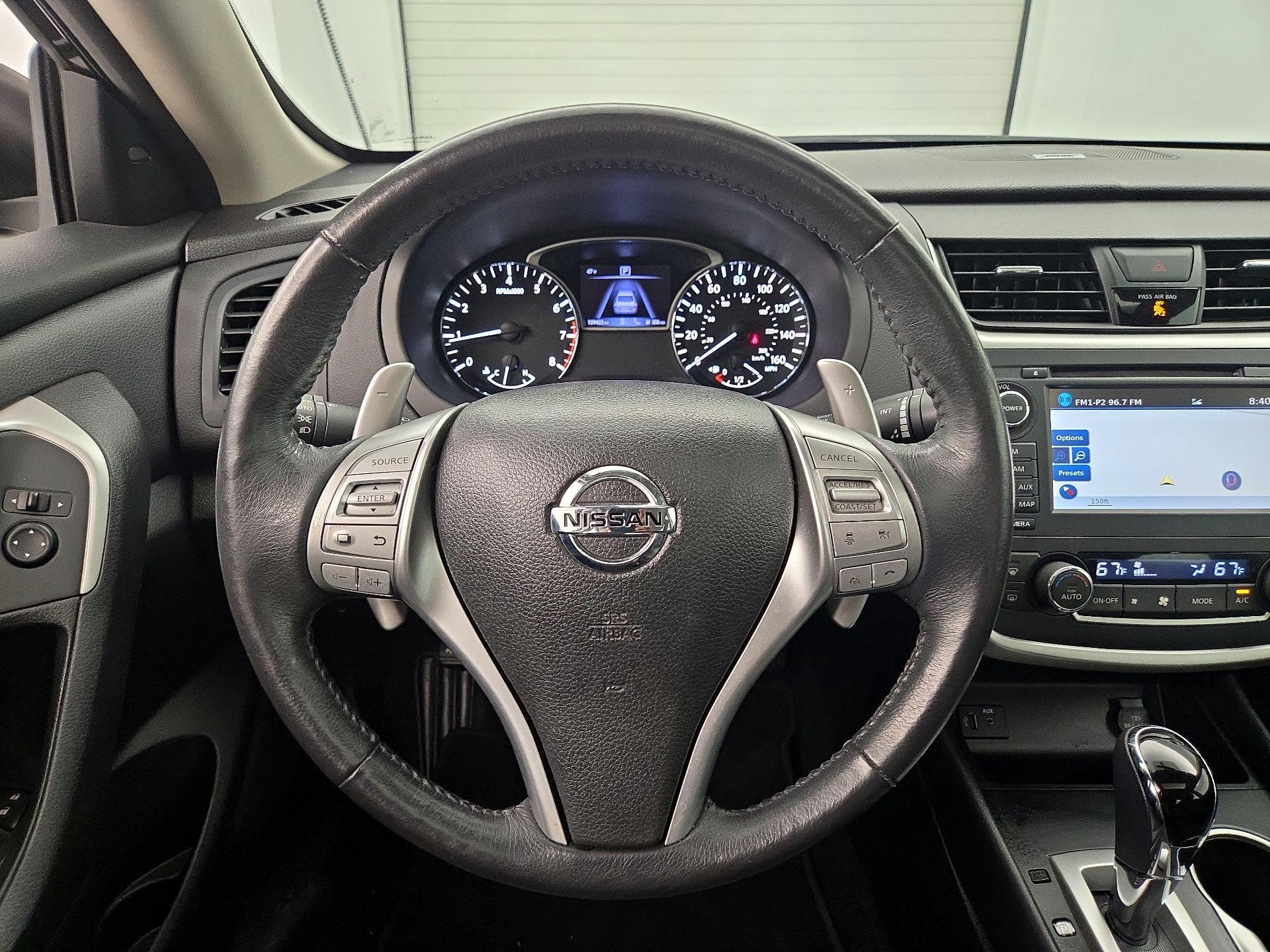 Thumbnail: 2016 Nissan Altima - 10