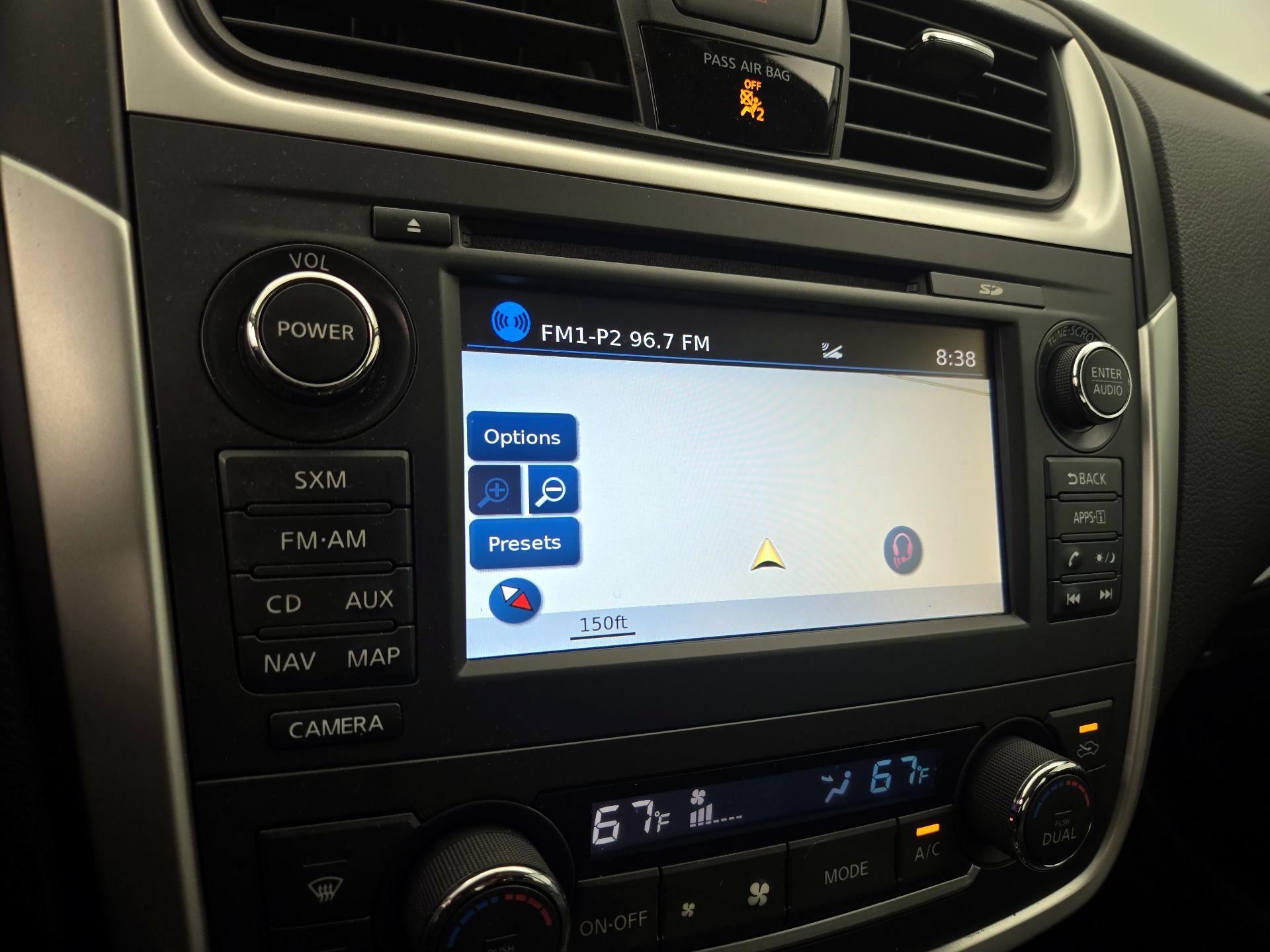 Thumbnail: 2016 Nissan Altima - 14