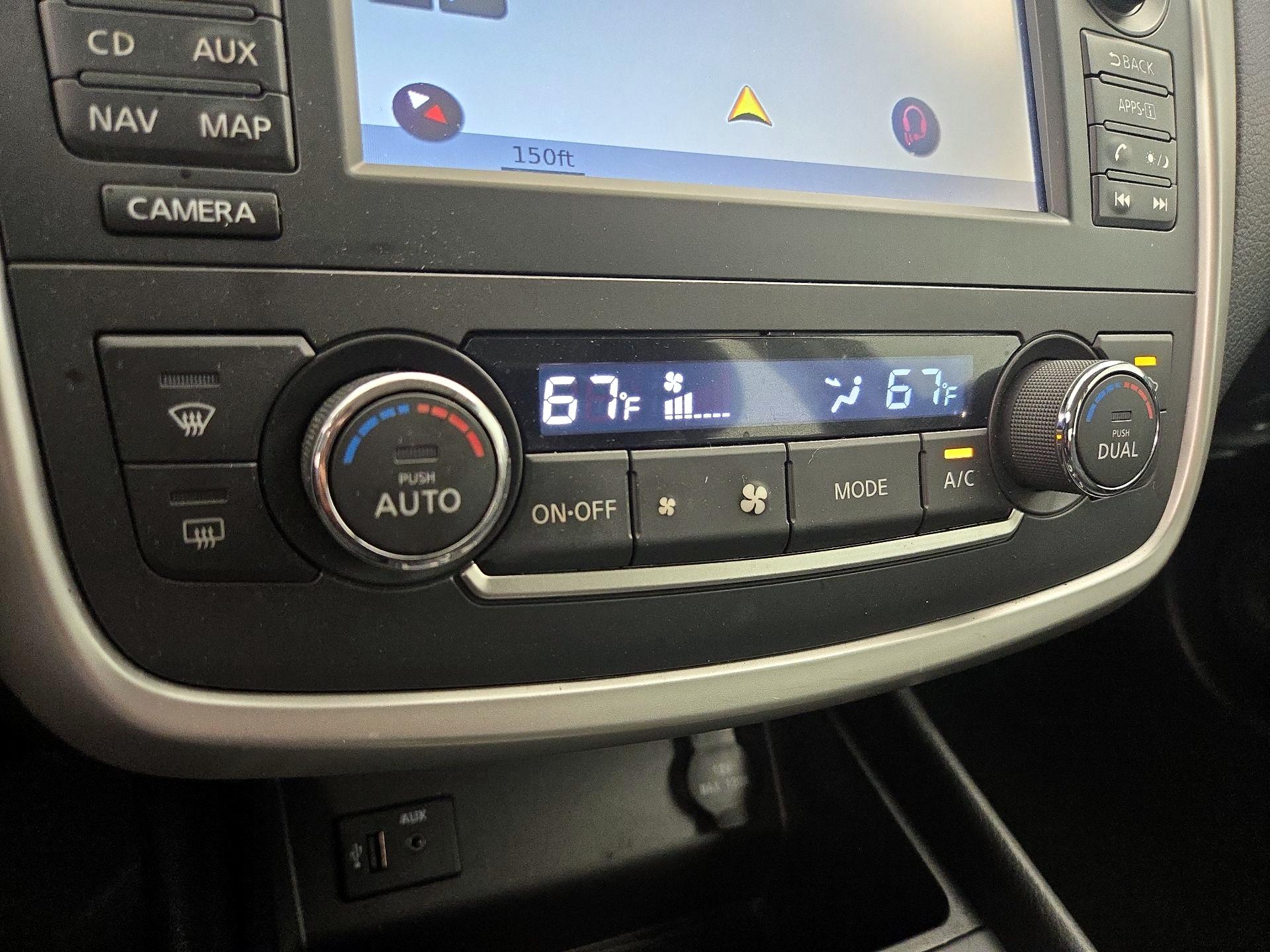 Thumbnail: 2016 Nissan Altima - 17