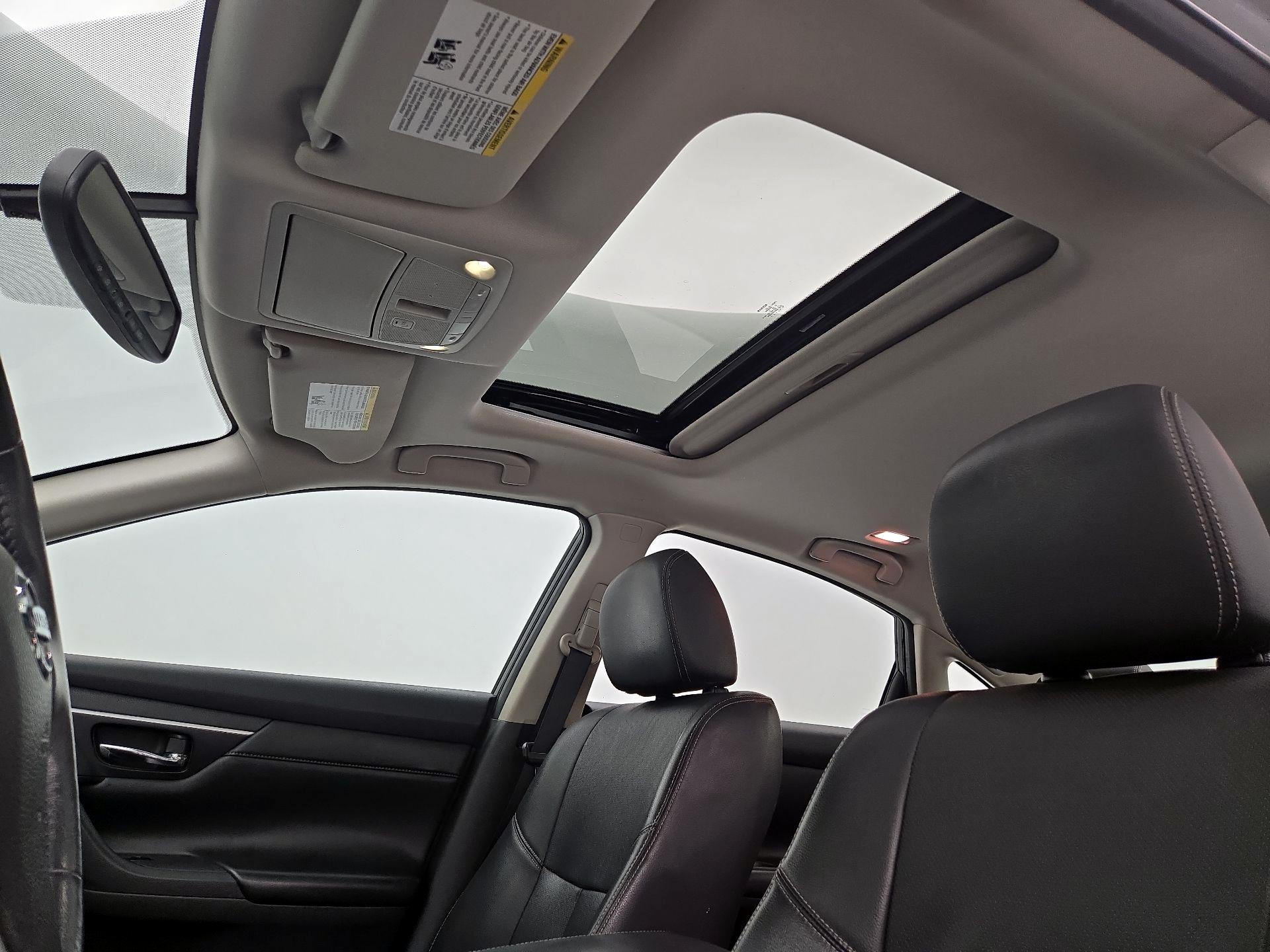 Thumbnail: 2016 Nissan Altima - 20