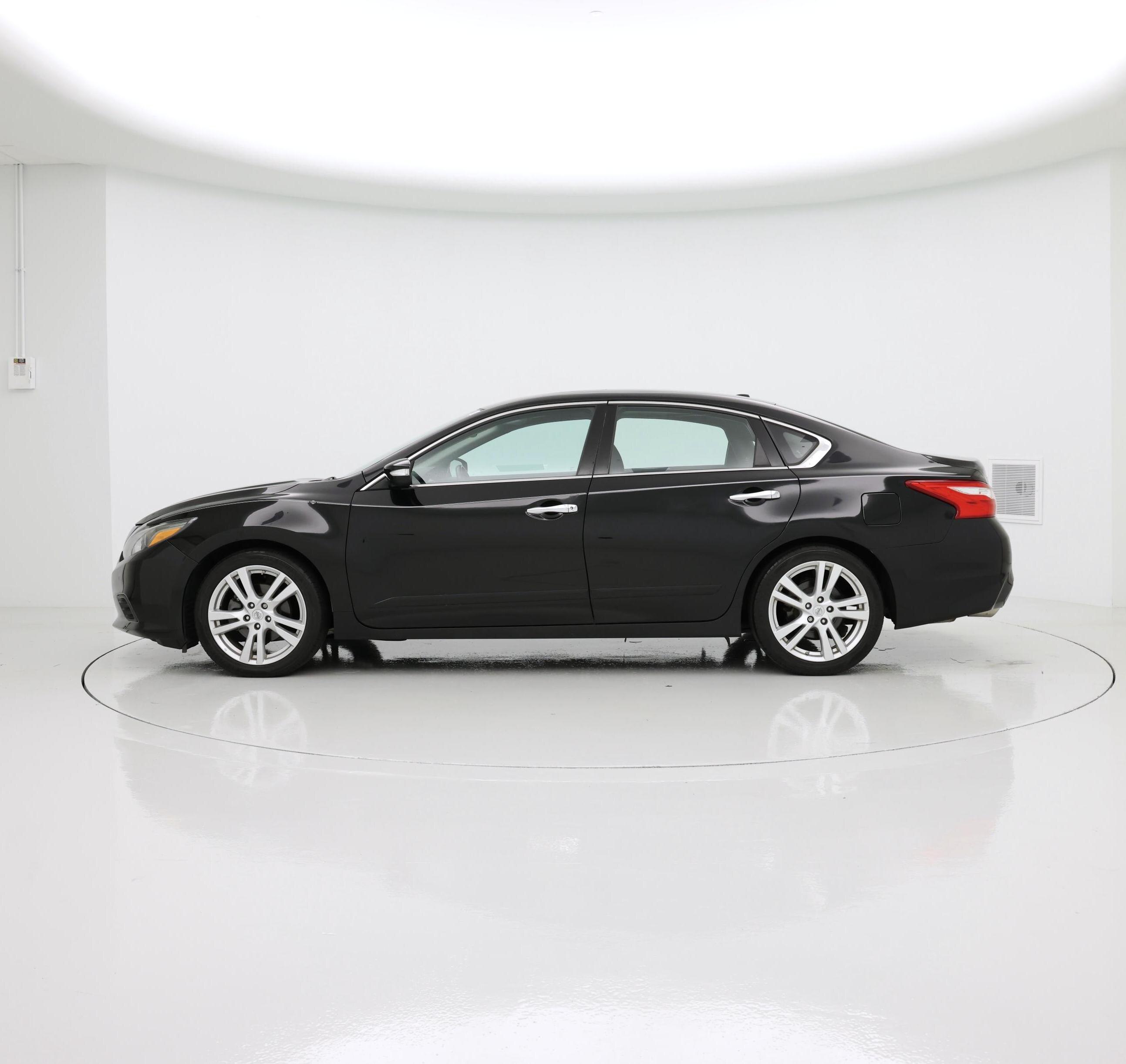 Thumbnail: 2016 Nissan Altima - 3