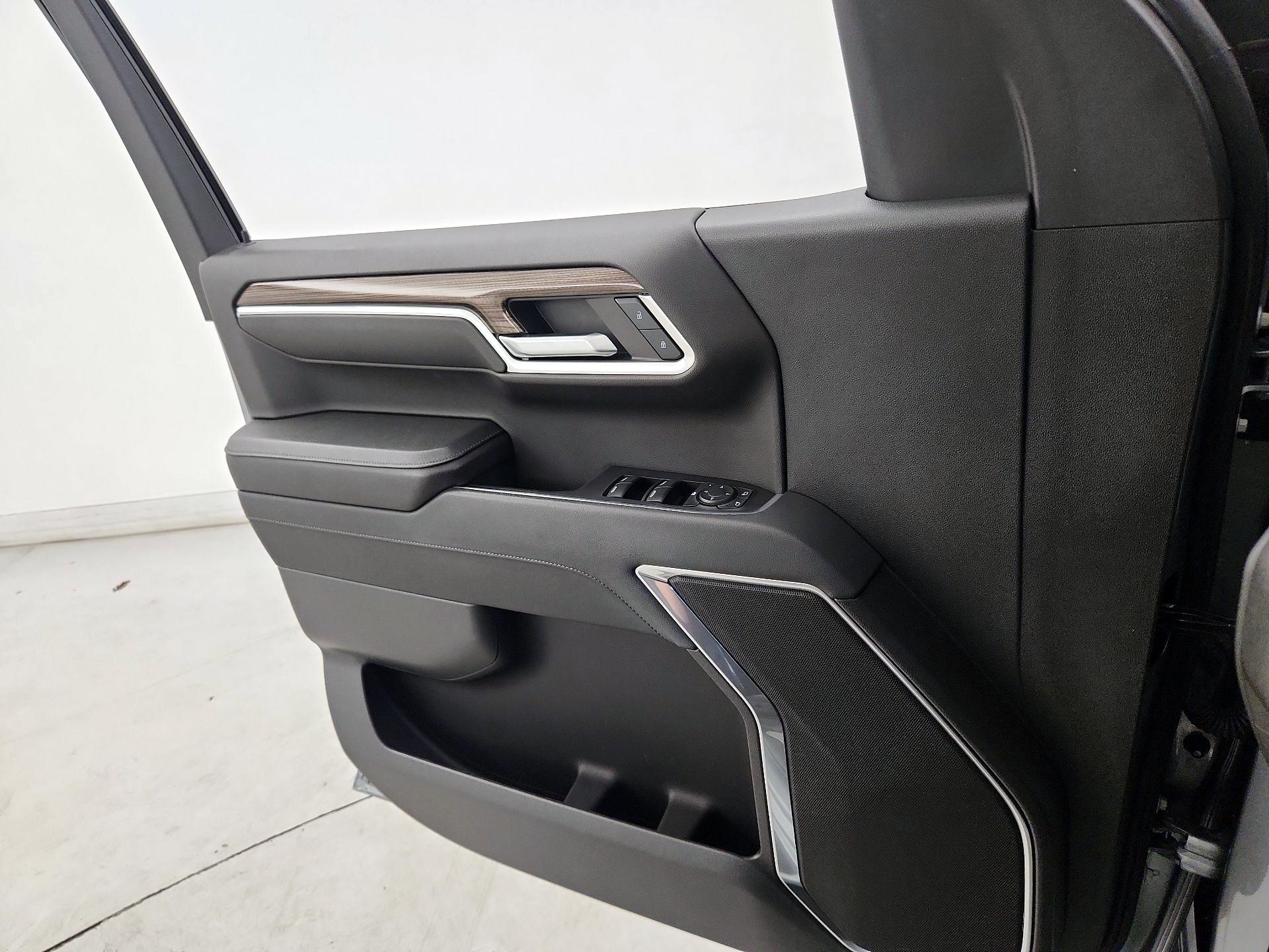 Thumbnail: 2023 Chevrolet Silverado 1500 - 12