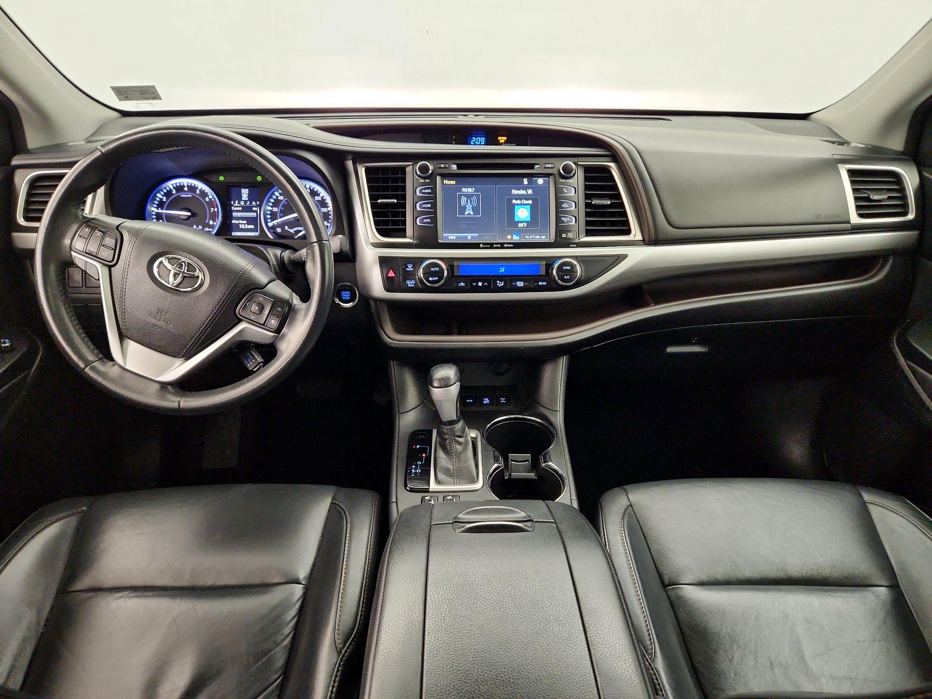 Thumbnail: 2016 Toyota Highlander - 9