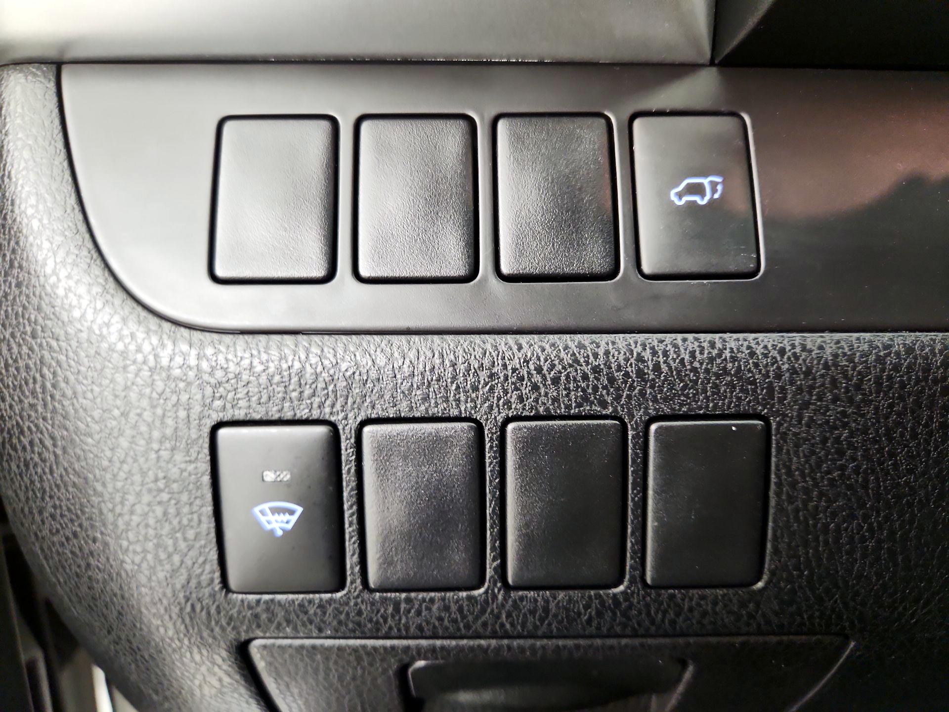 Thumbnail: 2016 Toyota Highlander - 13