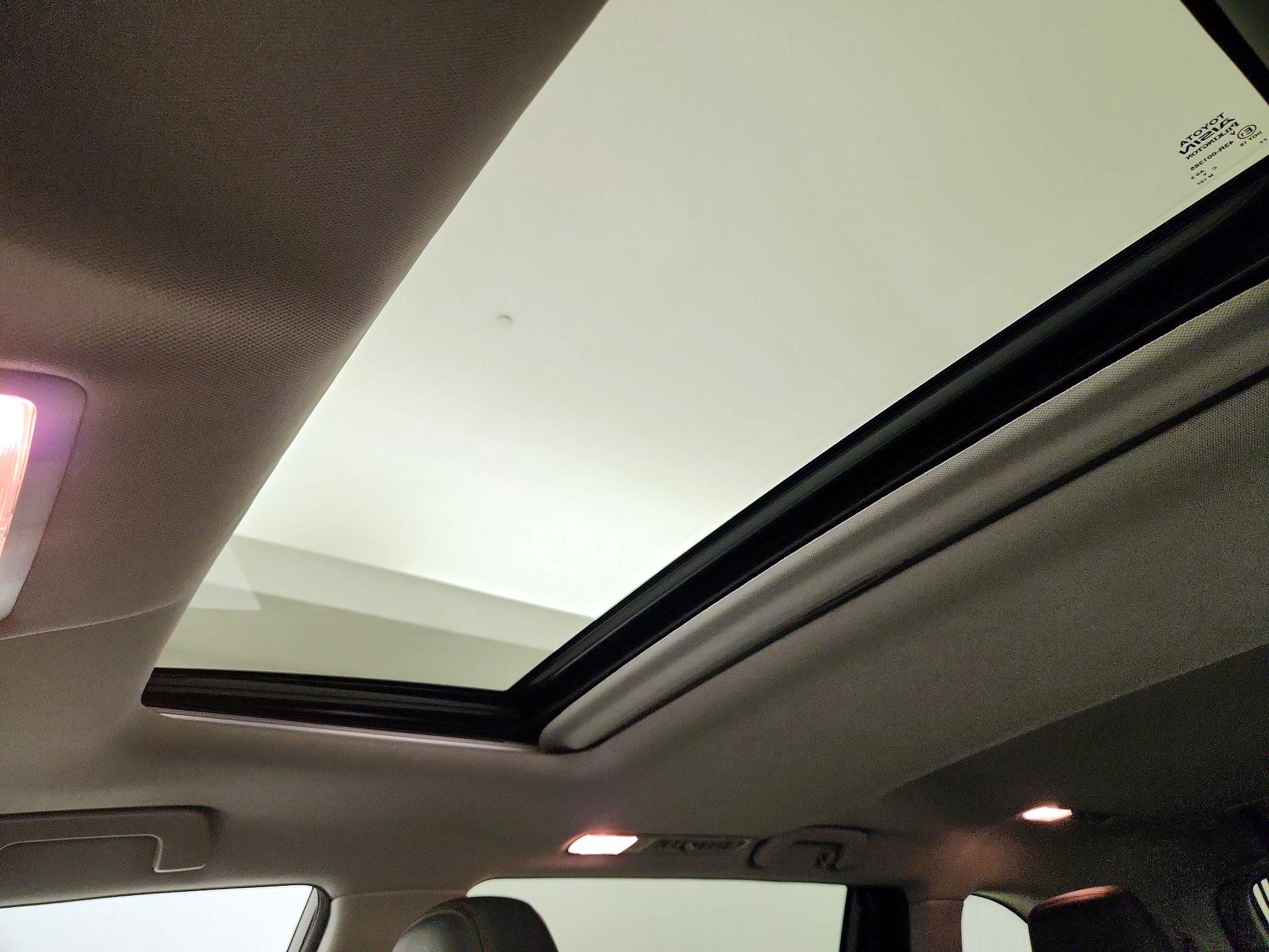 Thumbnail: 2016 Toyota Highlander - 19