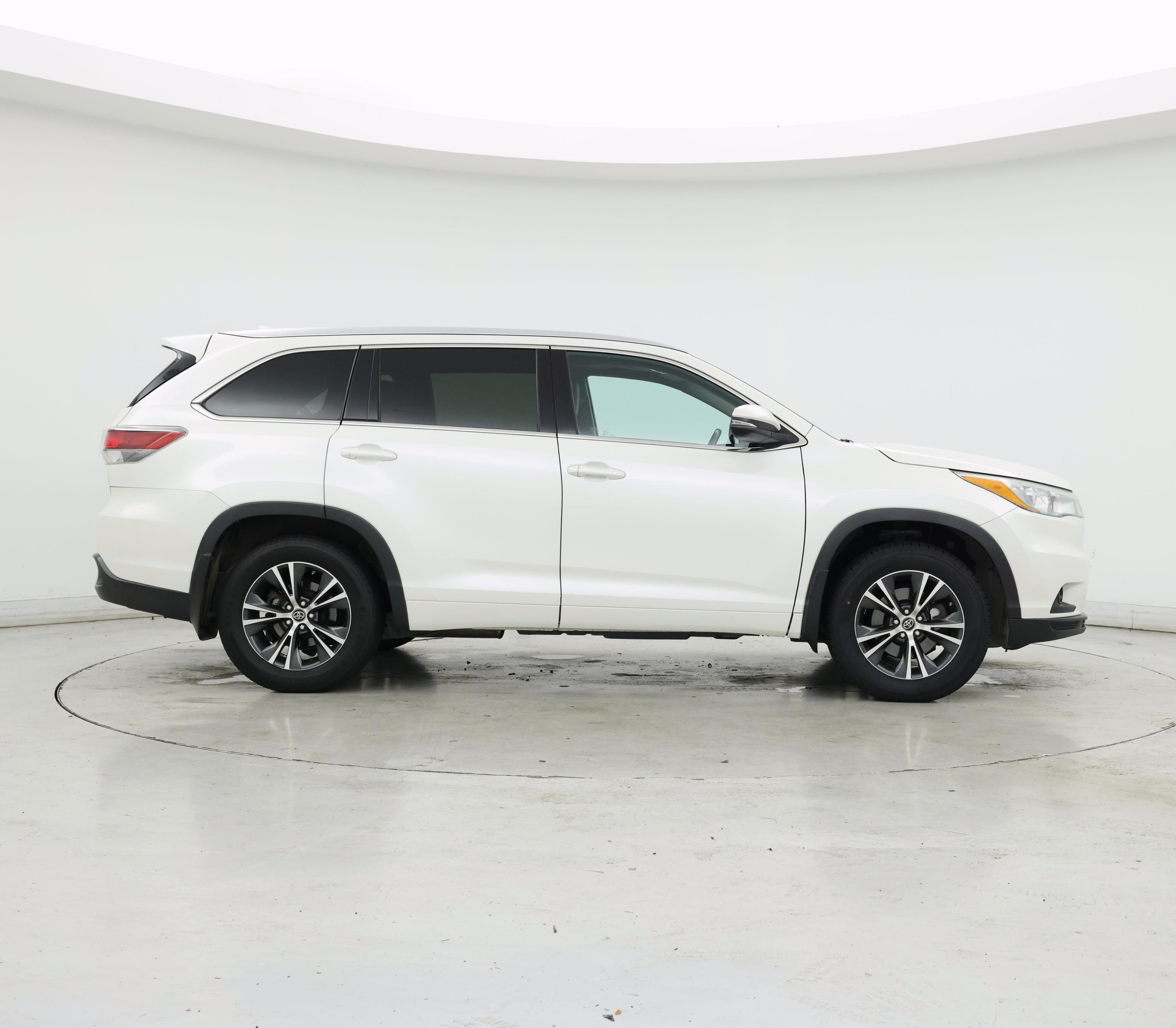 Thumbnail: 2016 Toyota Highlander - 7