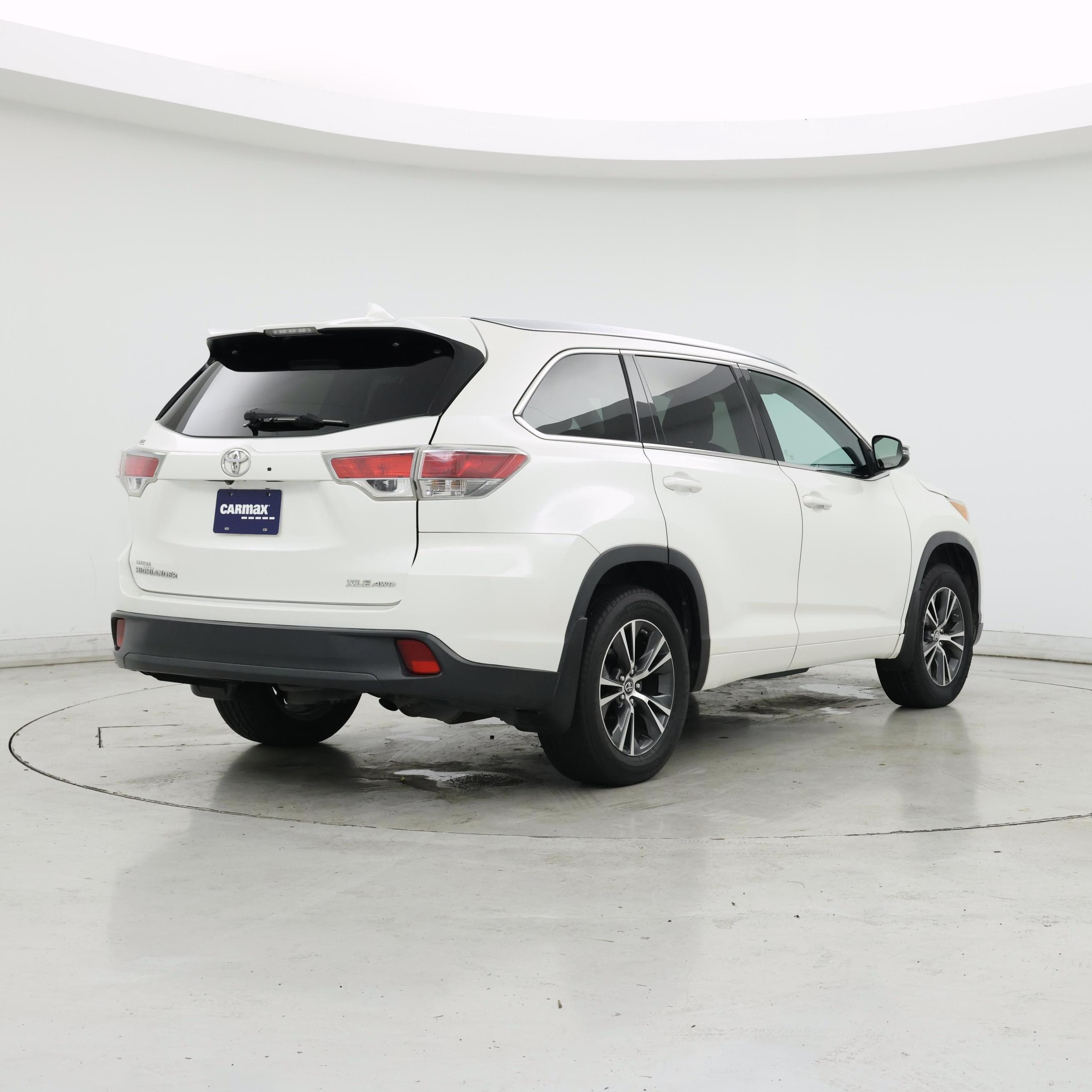 Thumbnail: 2016 Toyota Highlander - 8