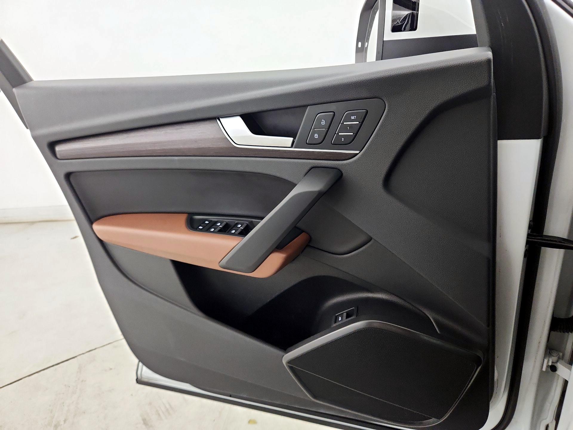 Thumbnail: 2021 Audi Q5 - 12
