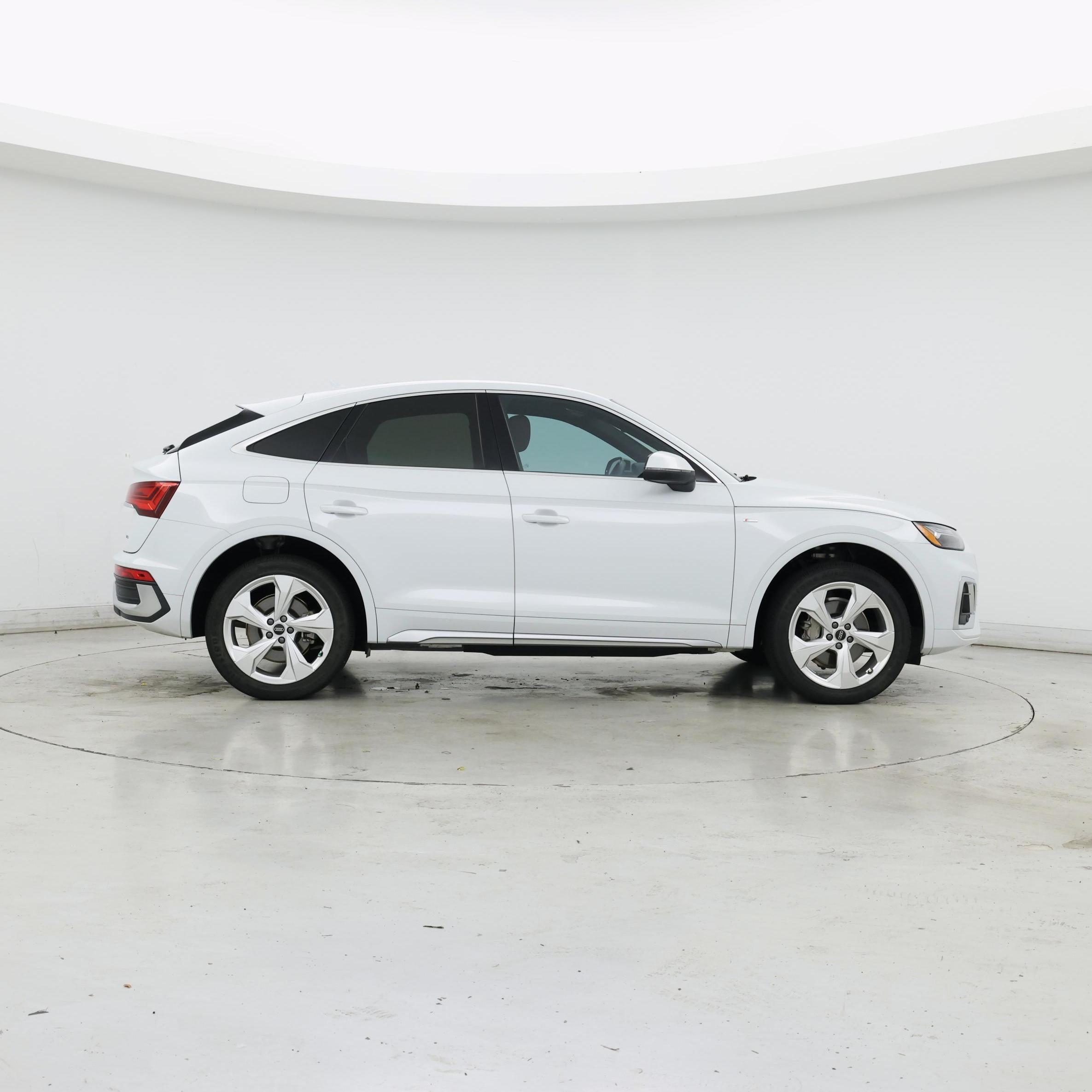 Thumbnail: 2021 Audi Q5 - 7