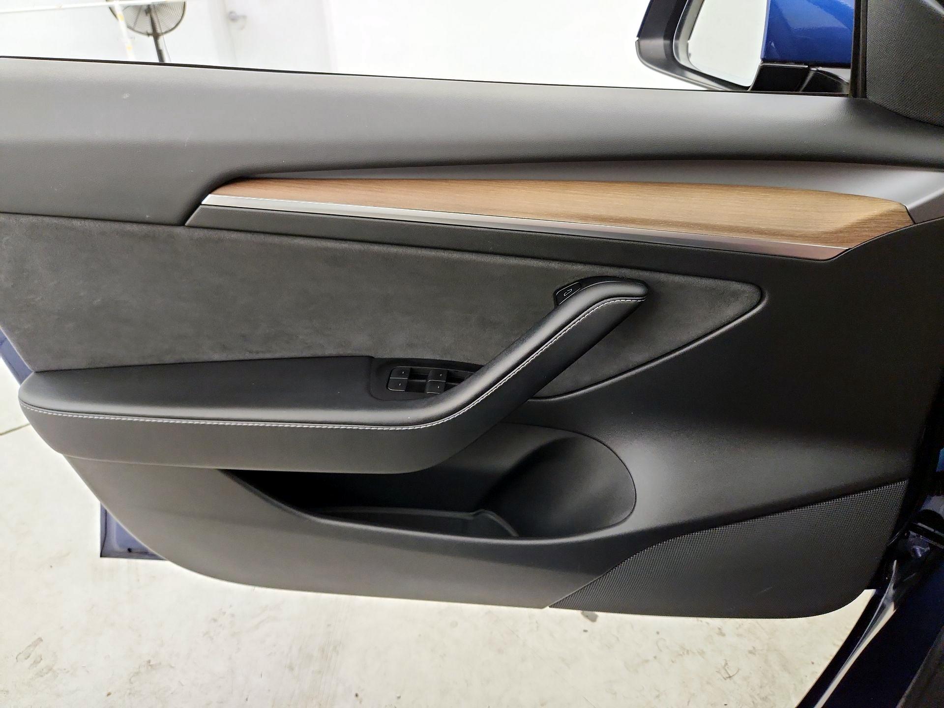 Thumbnail: 2021 Tesla Model 3 - 12