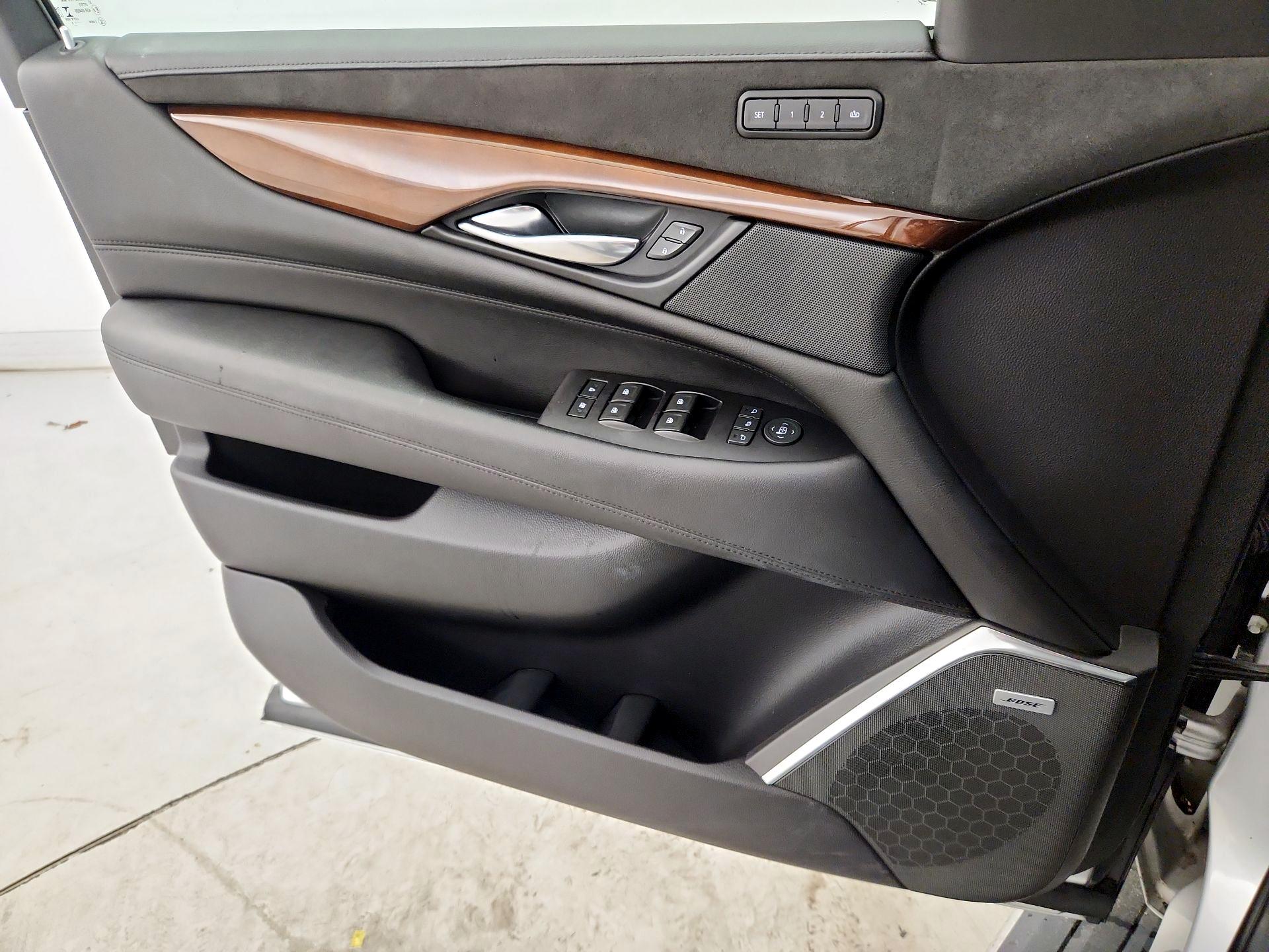 Thumbnail: 2019 Cadillac Escalade - 12