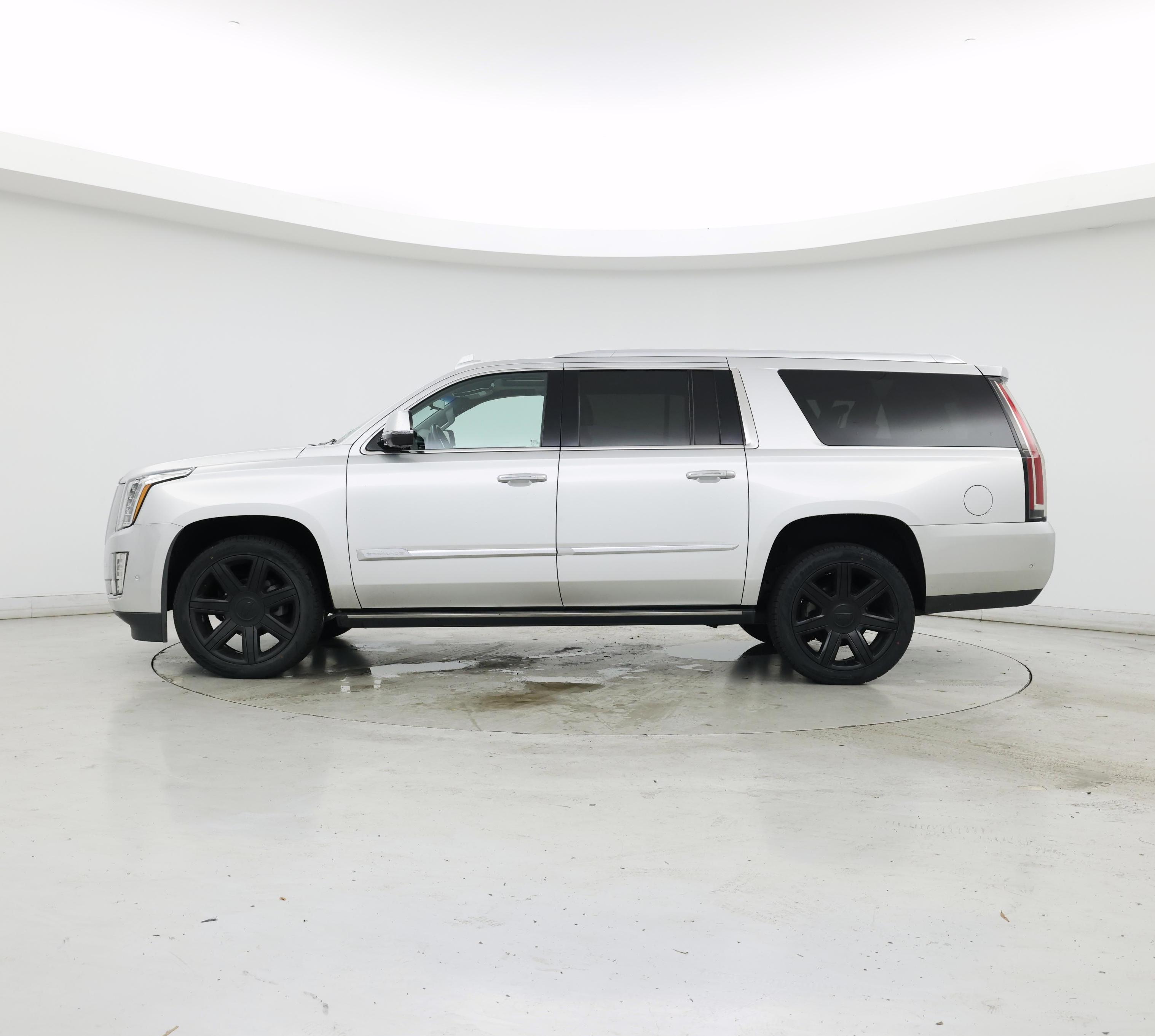 Thumbnail: 2019 Cadillac Escalade - 3