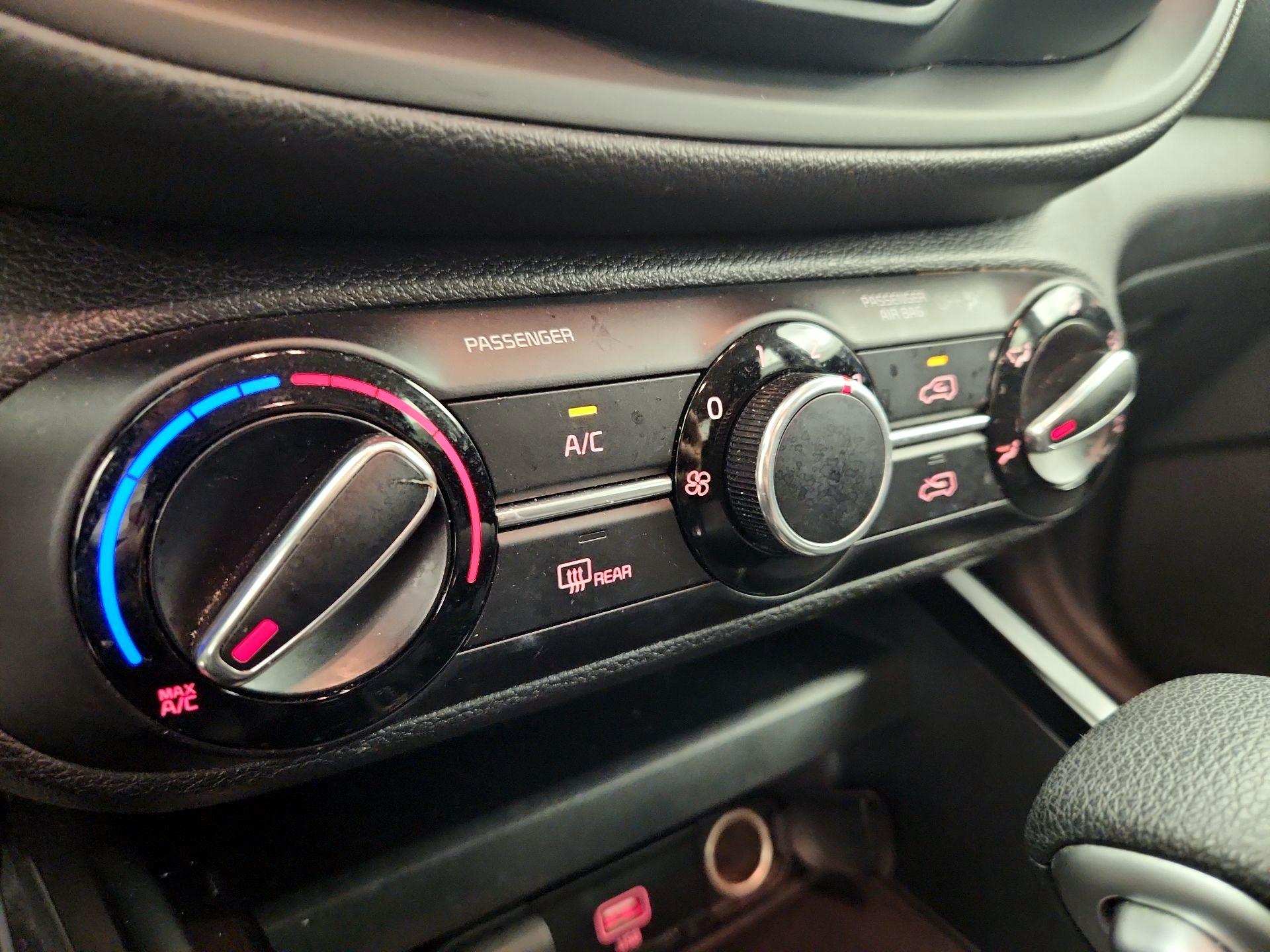 Thumbnail: 2020 Kia Soul - 16