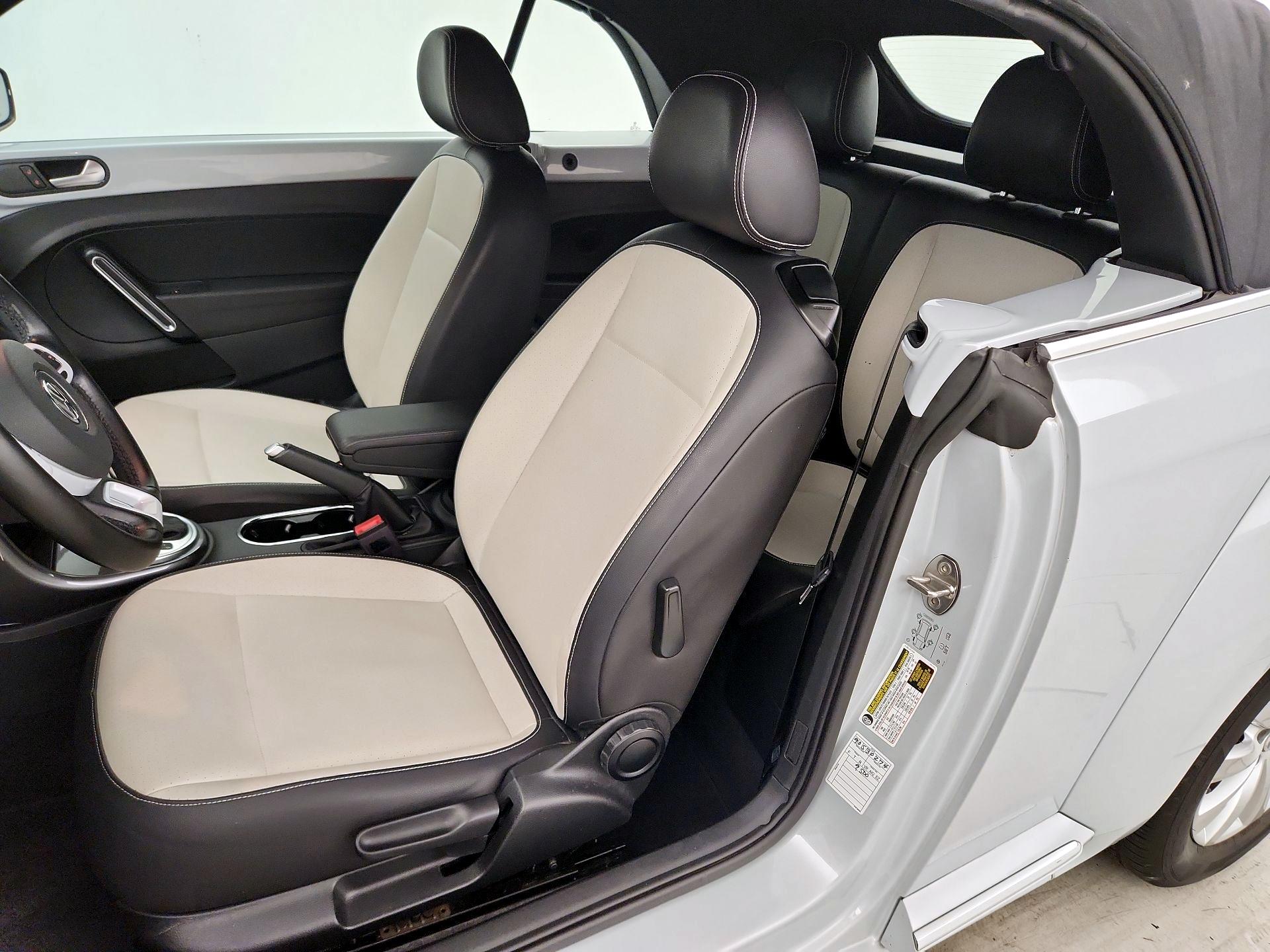 Thumbnail: 2019 Volkswagen Beetle - 11