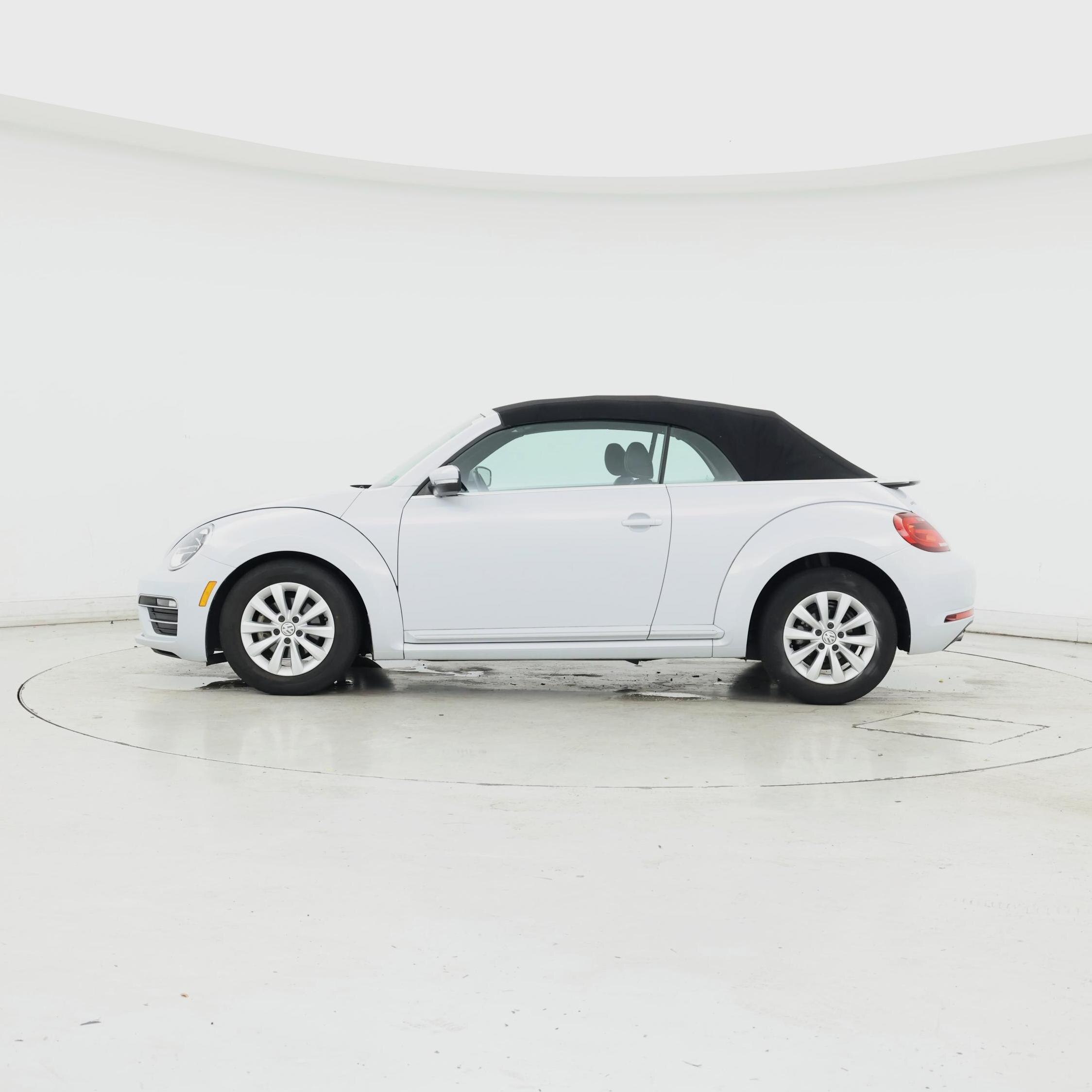 Thumbnail: 2019 Volkswagen Beetle - 3