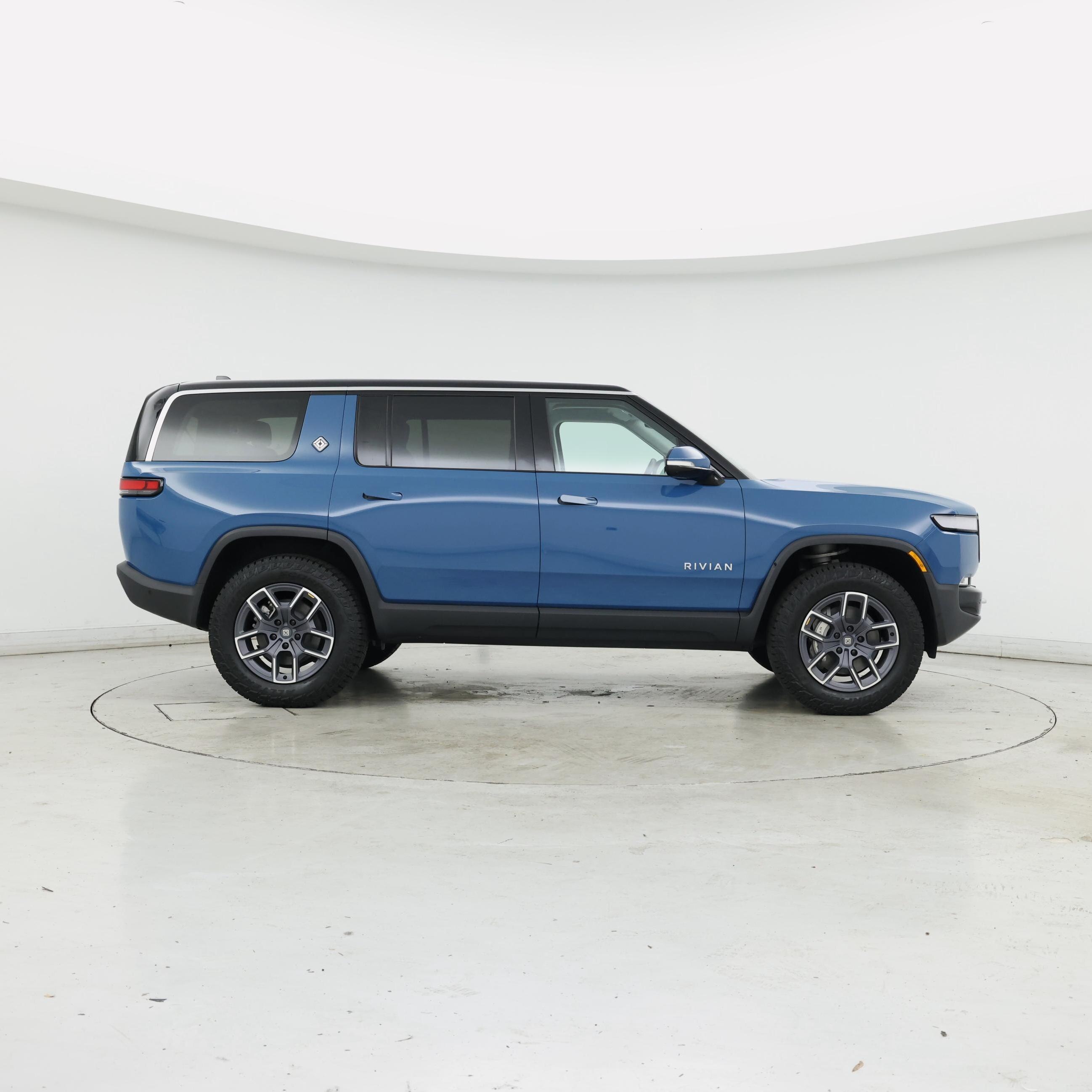 Thumbnail: 2024 Rivian R1S - 7