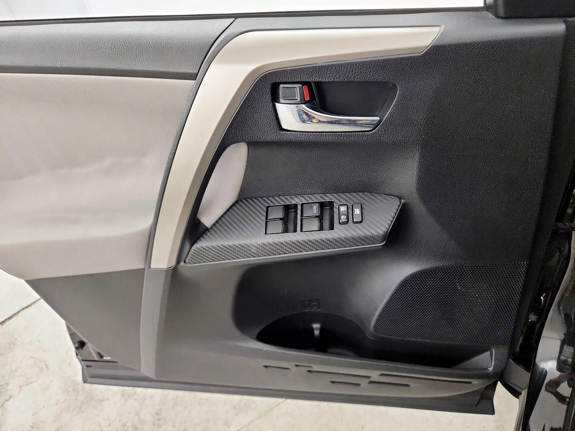 Thumbnail: 2014 Toyota RAV4 - 12