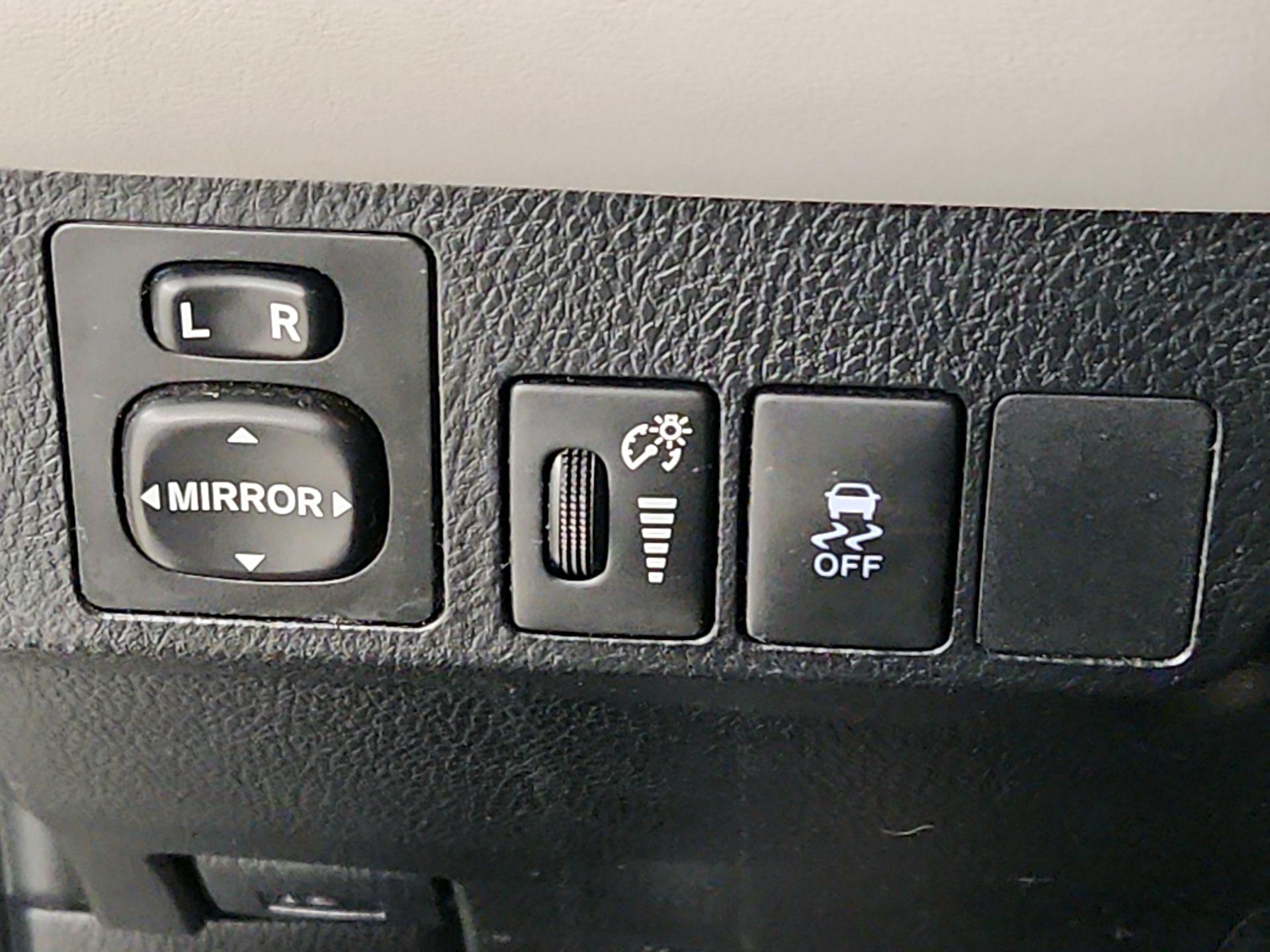 Thumbnail: 2014 Toyota RAV4 - 13
