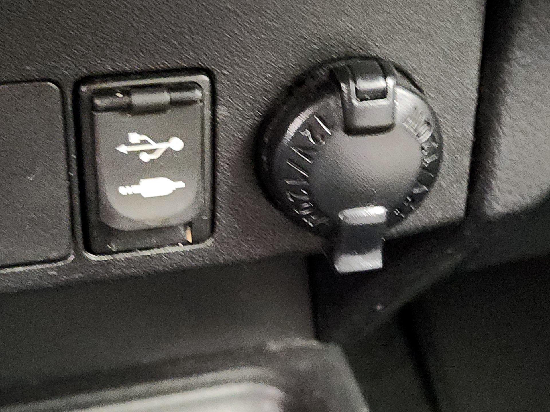 Thumbnail: 2014 Toyota RAV4 - 18