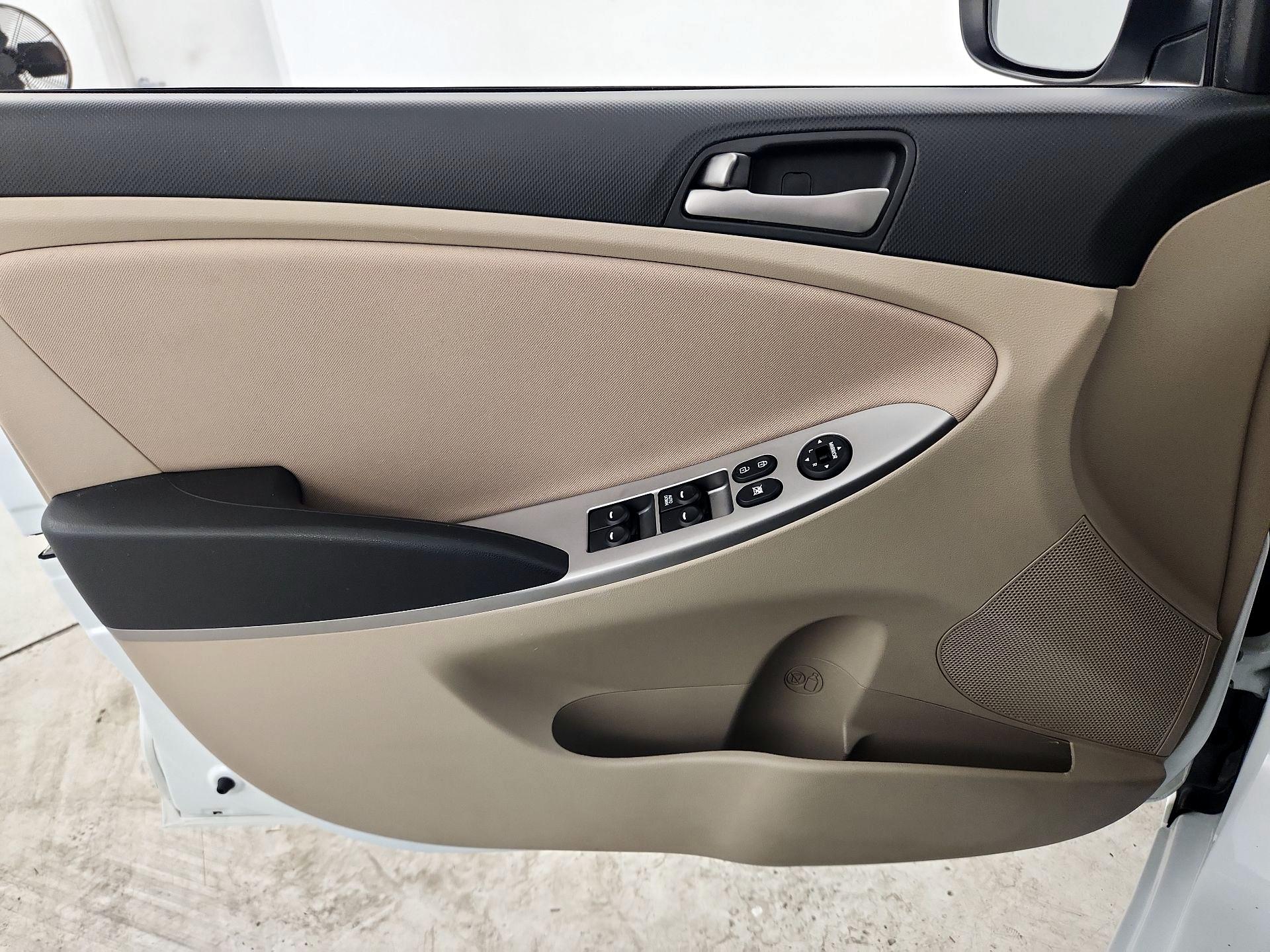 Thumbnail: 2016 Hyundai Accent - 12