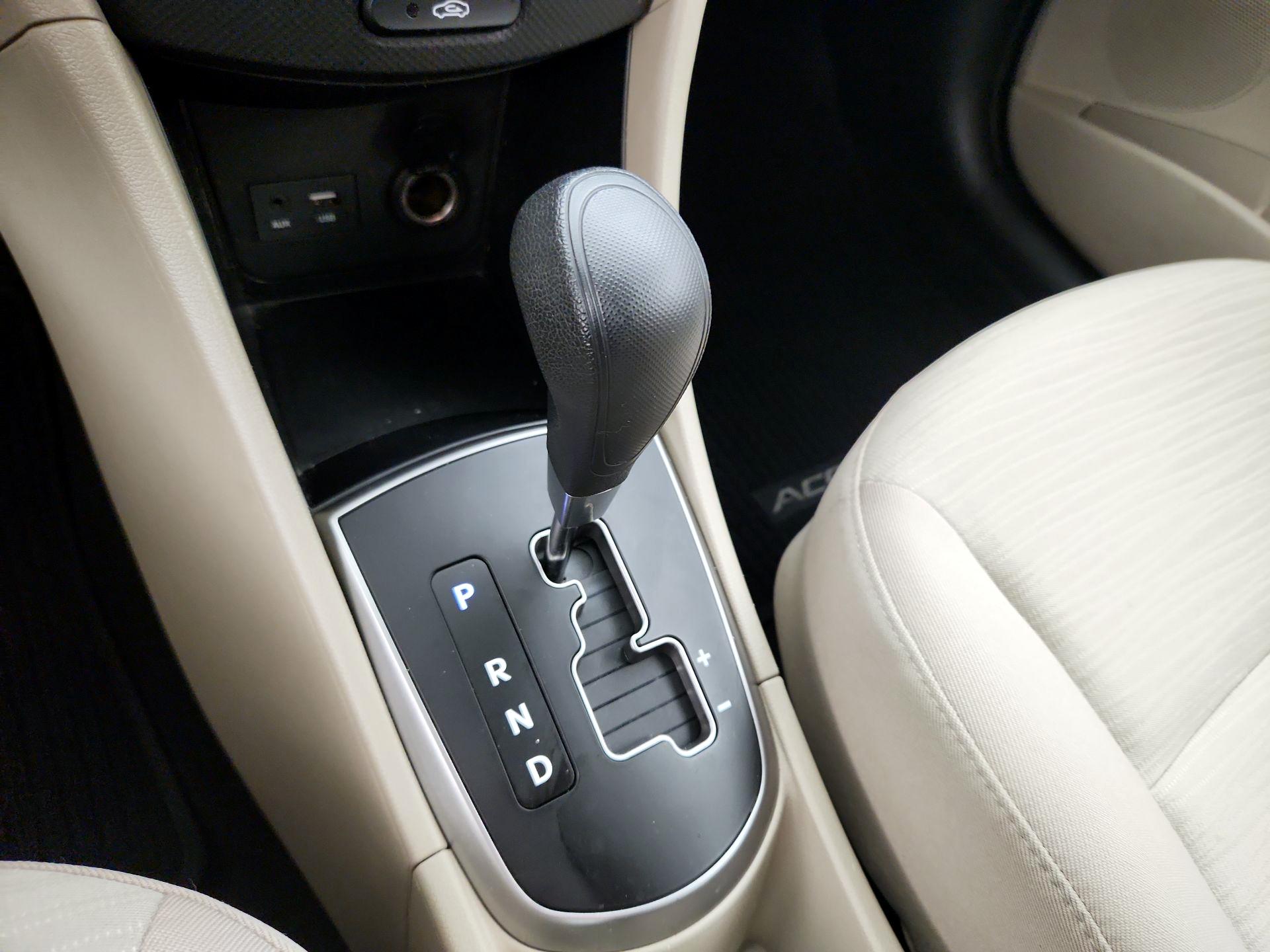 Thumbnail: 2016 Hyundai Accent - 16